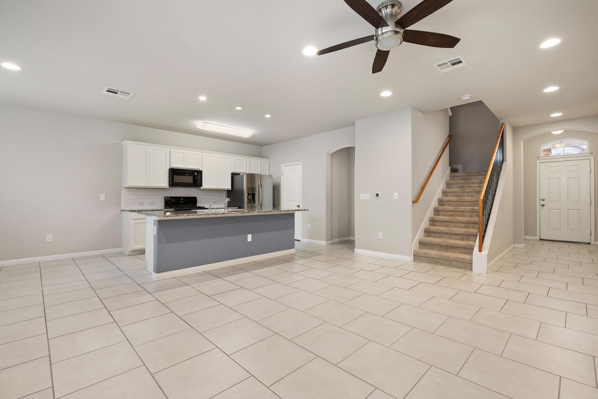 422 Epiphany LN