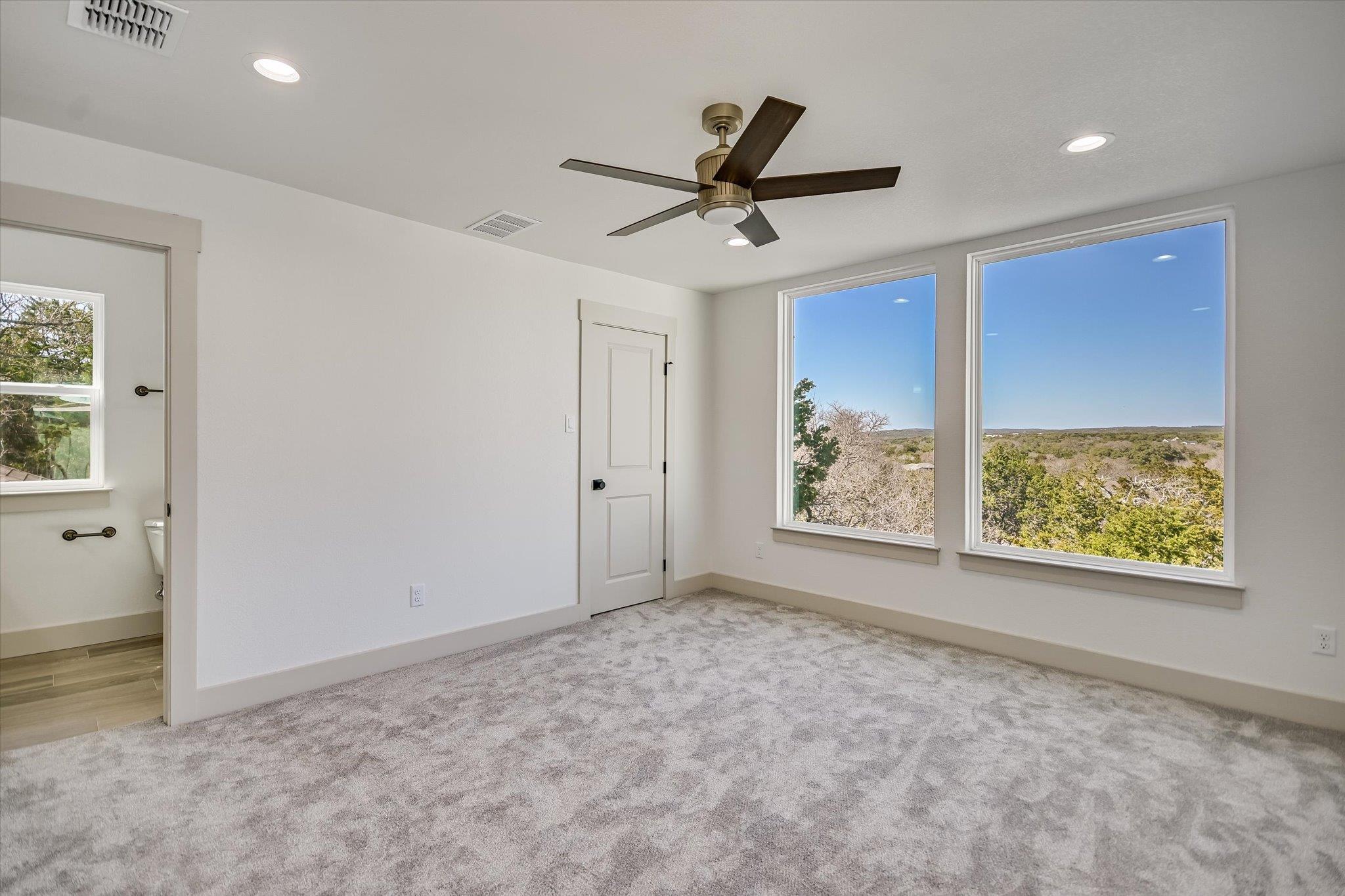 424 SHADY BLUFF DR