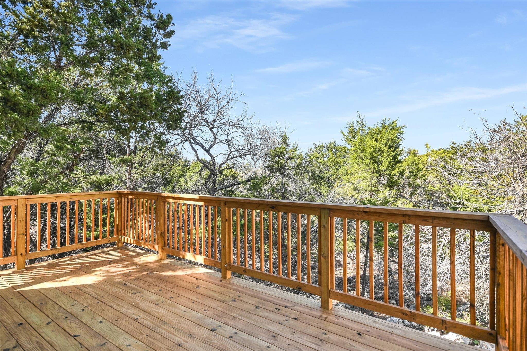424 SHADY BLUFF DR