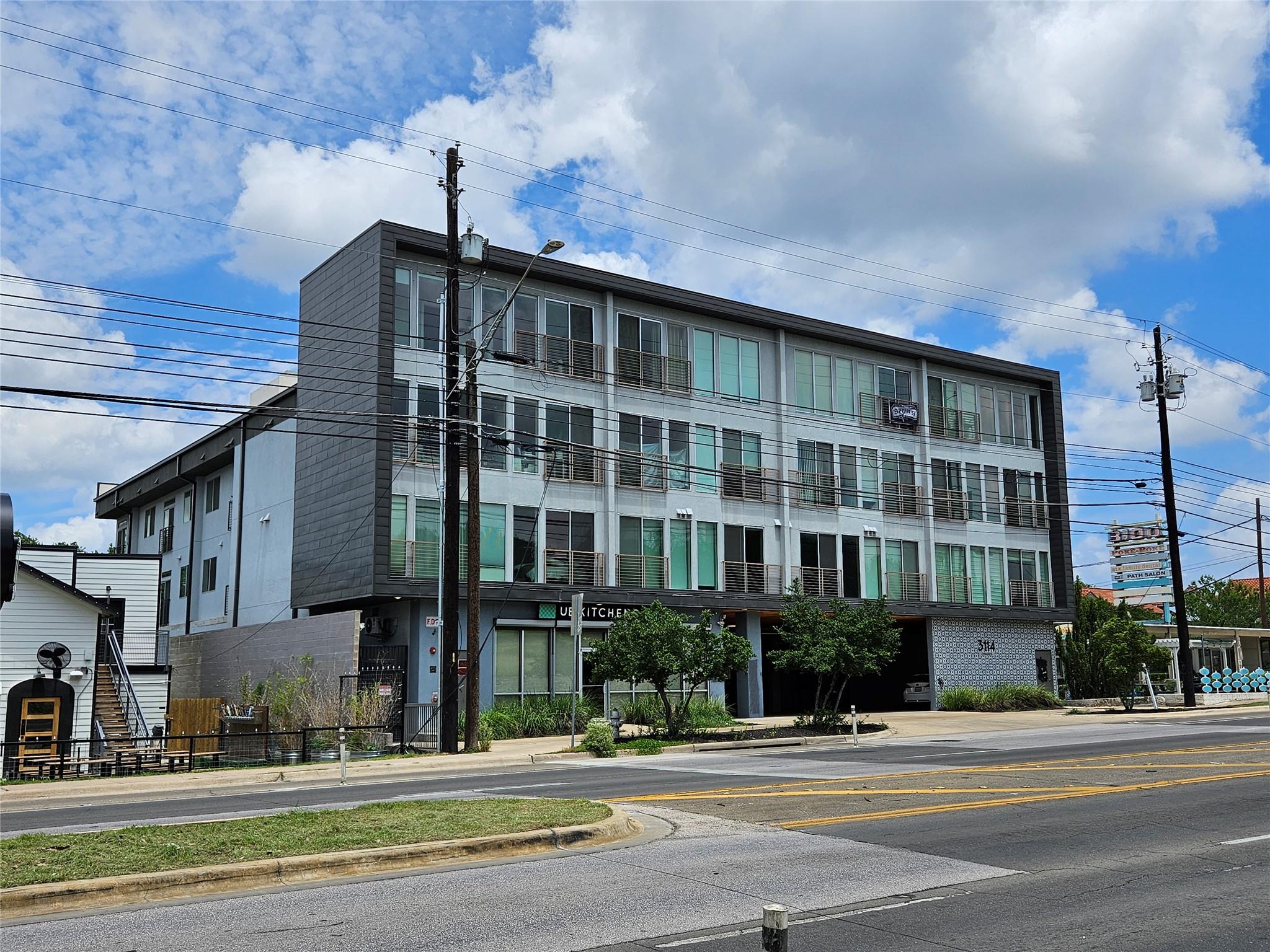 3114 S Congress Ave # 302