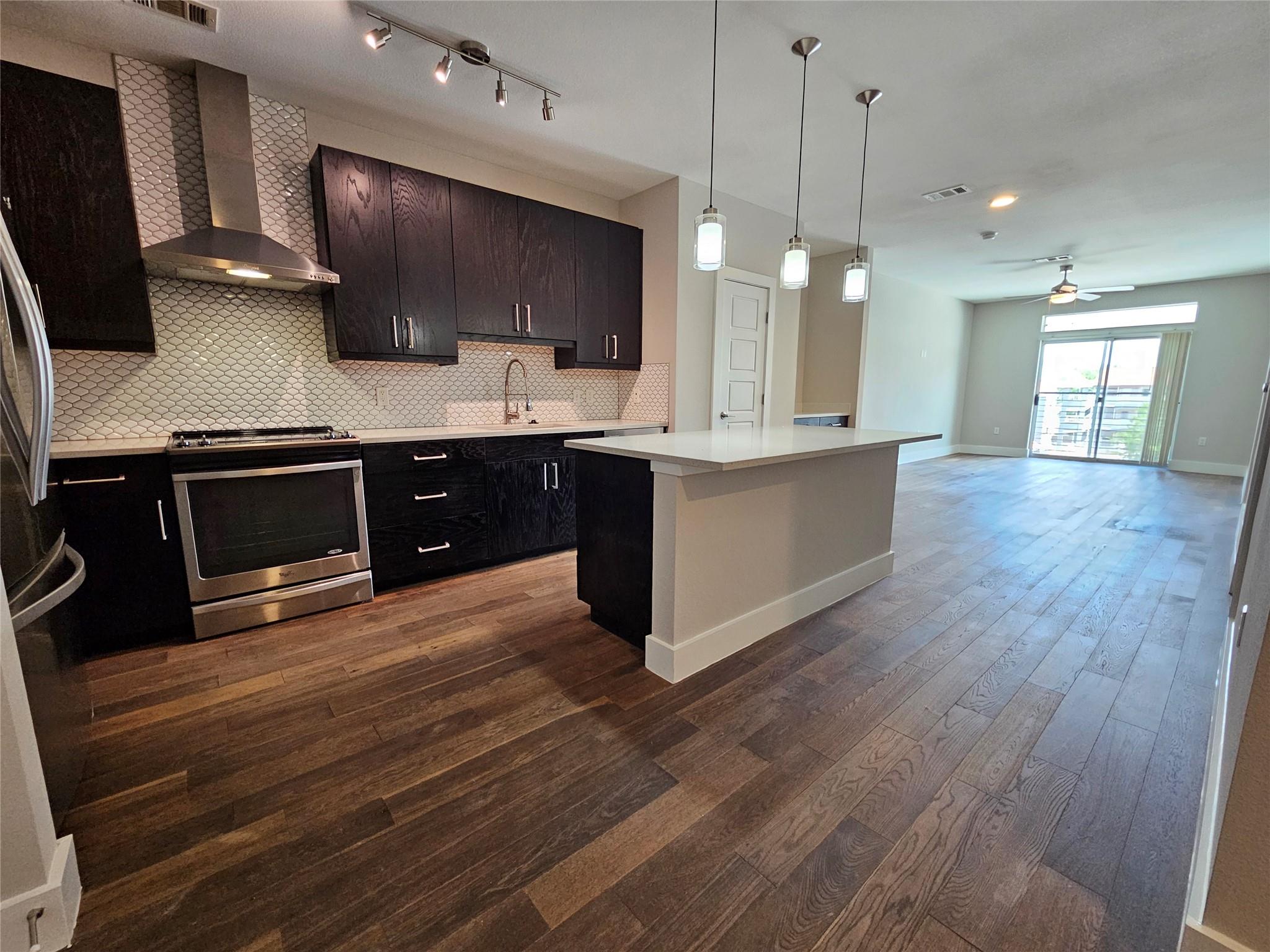 3114 S Congress Ave # 302