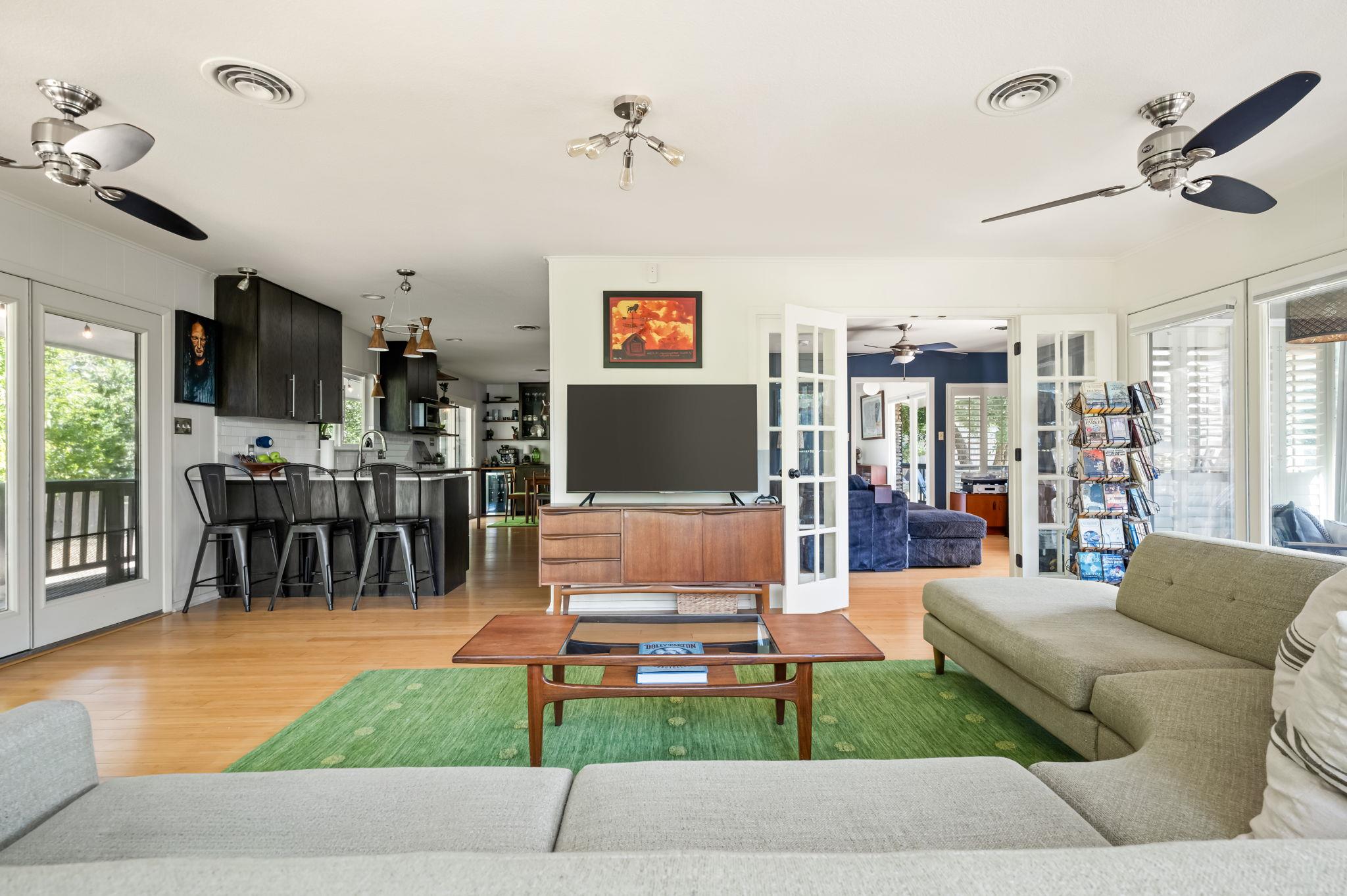1712 McCoy PL