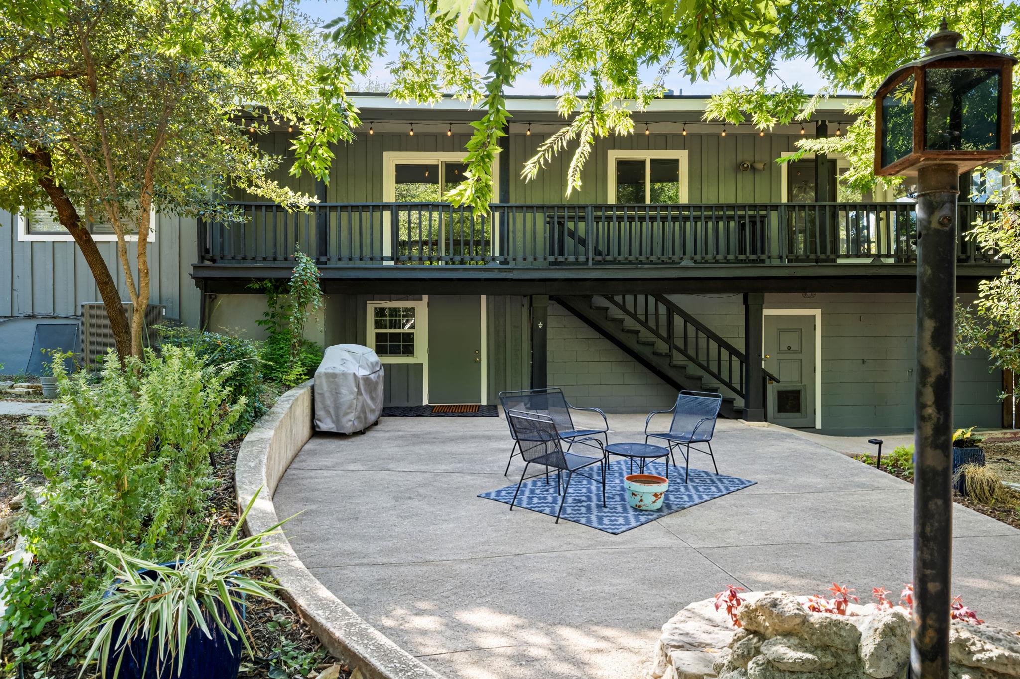 1712 McCoy PL