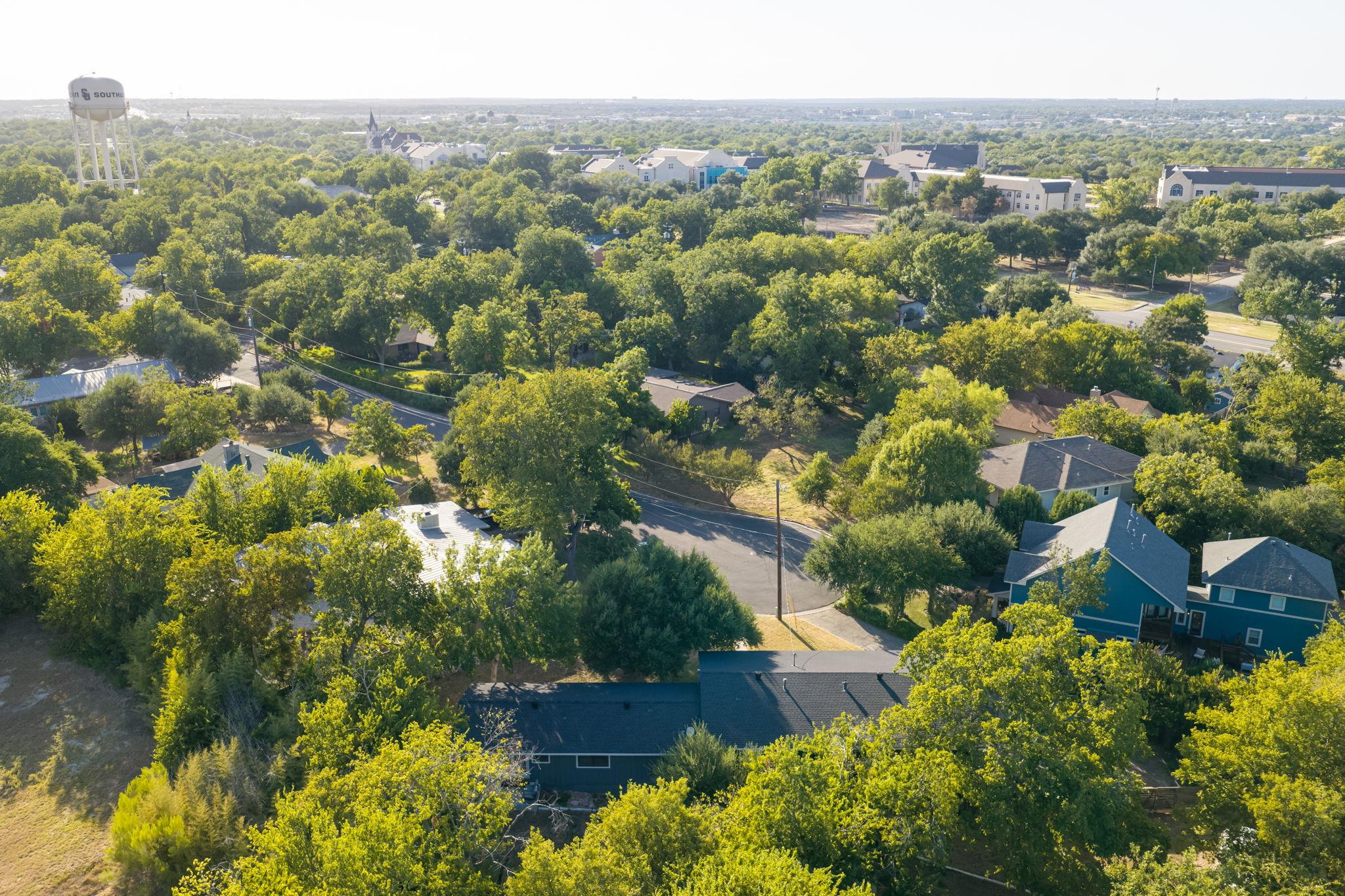 1712 McCoy PL