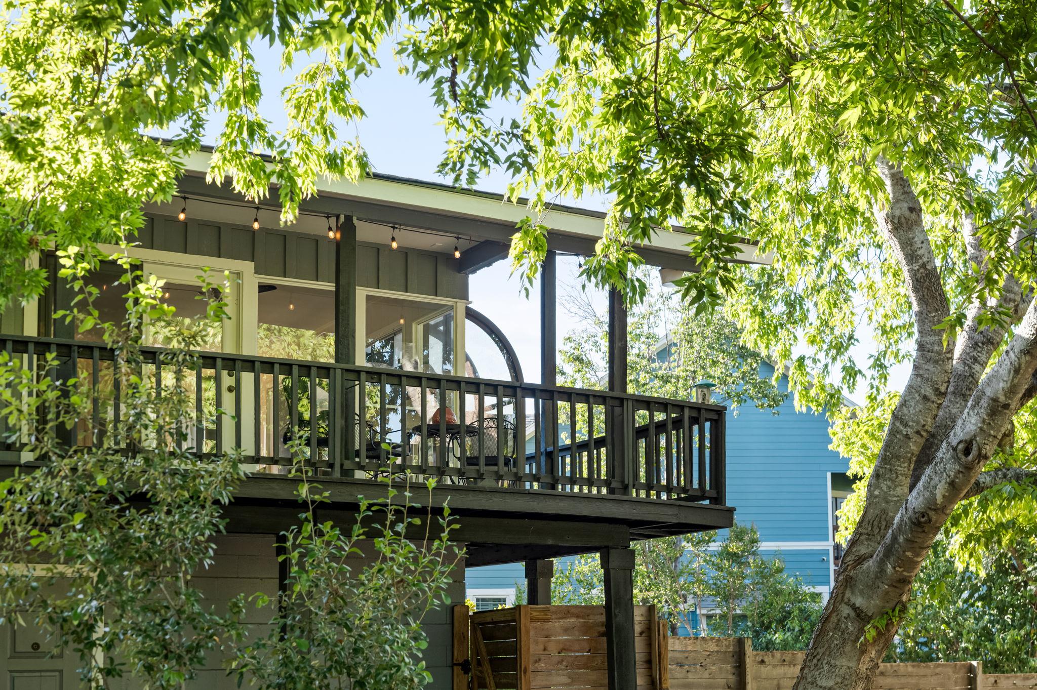 1712 McCoy PL