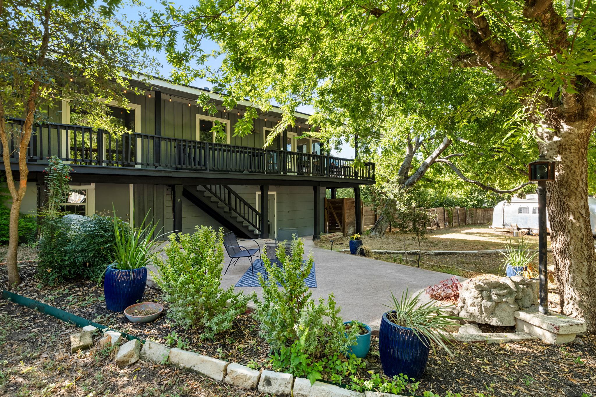 1712 McCoy PL