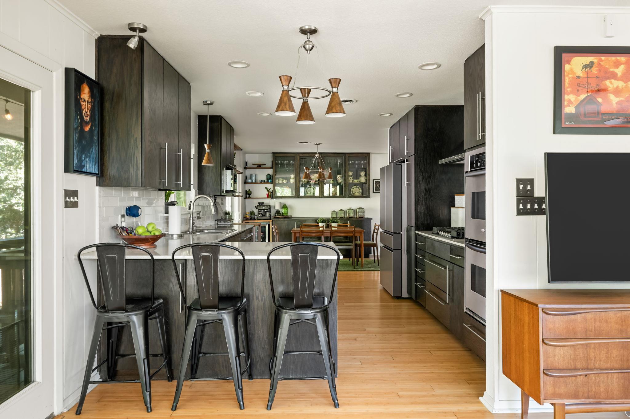 1712 McCoy PL