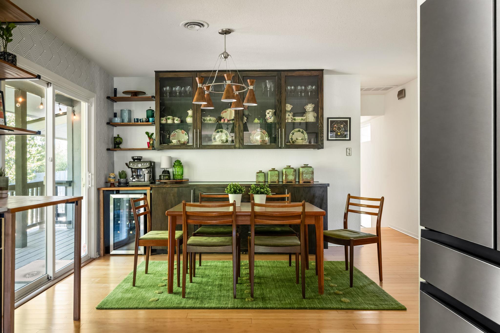1712 McCoy PL