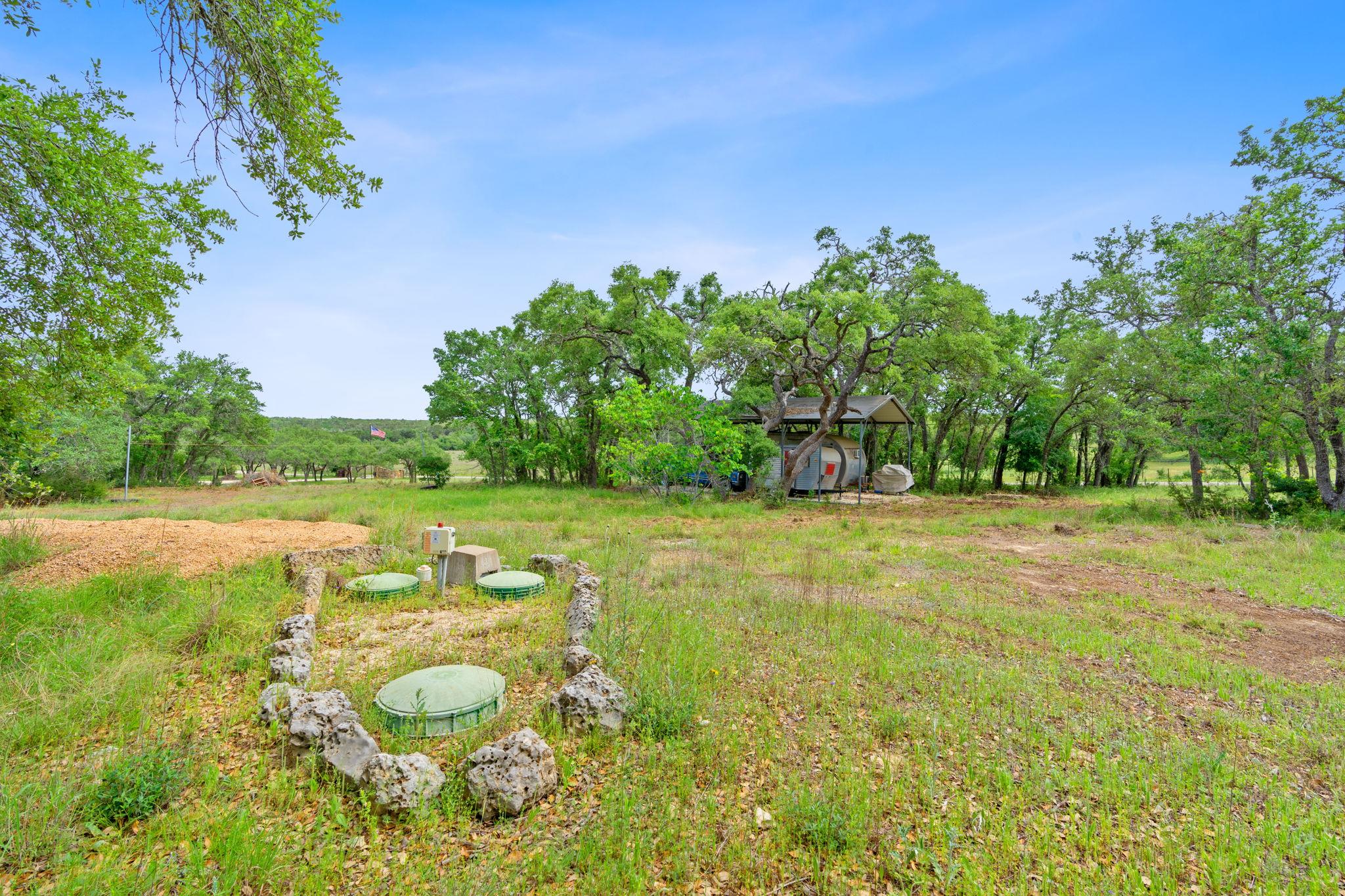 385 Country LN