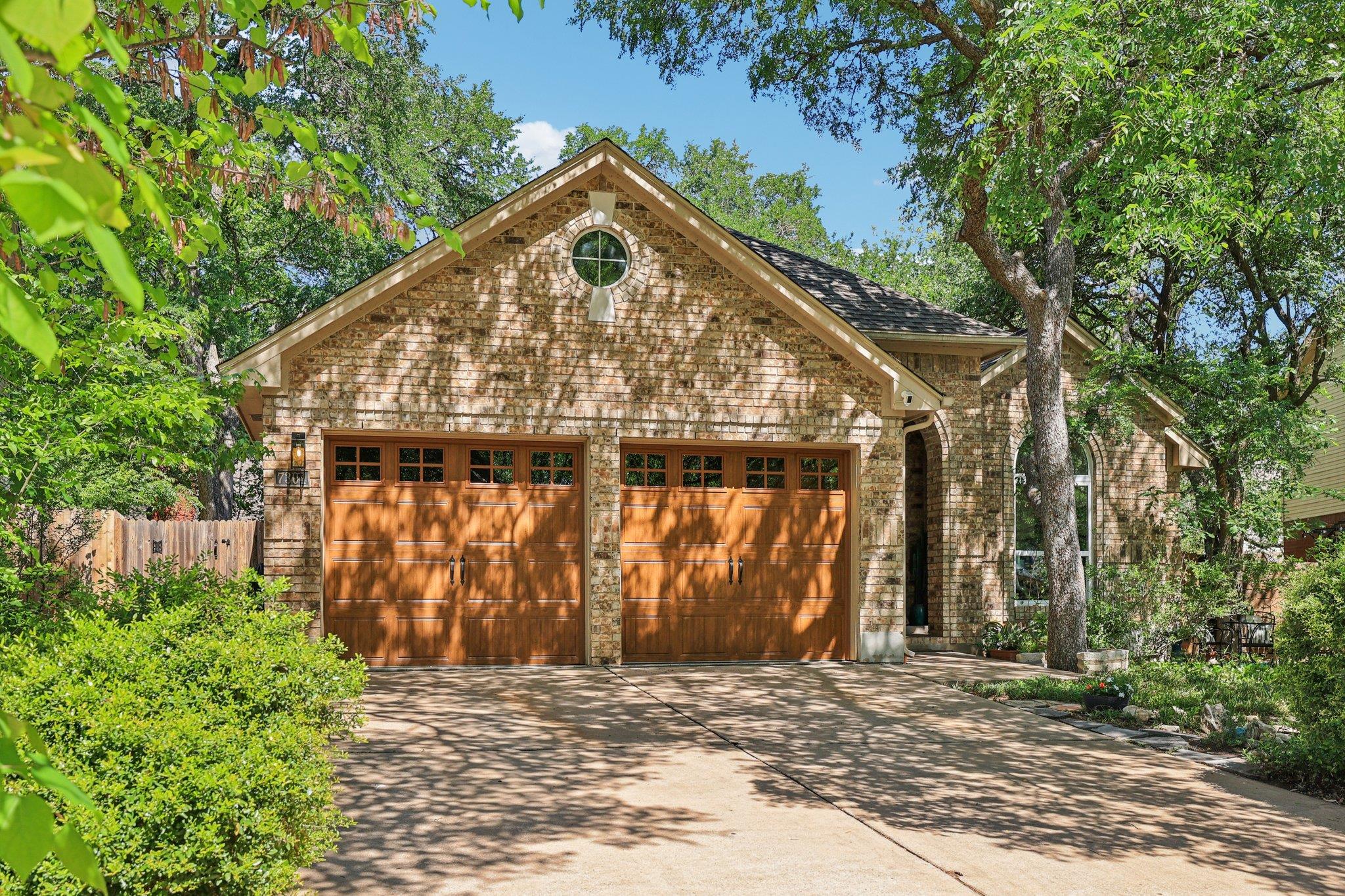 7304 John Blocker DR