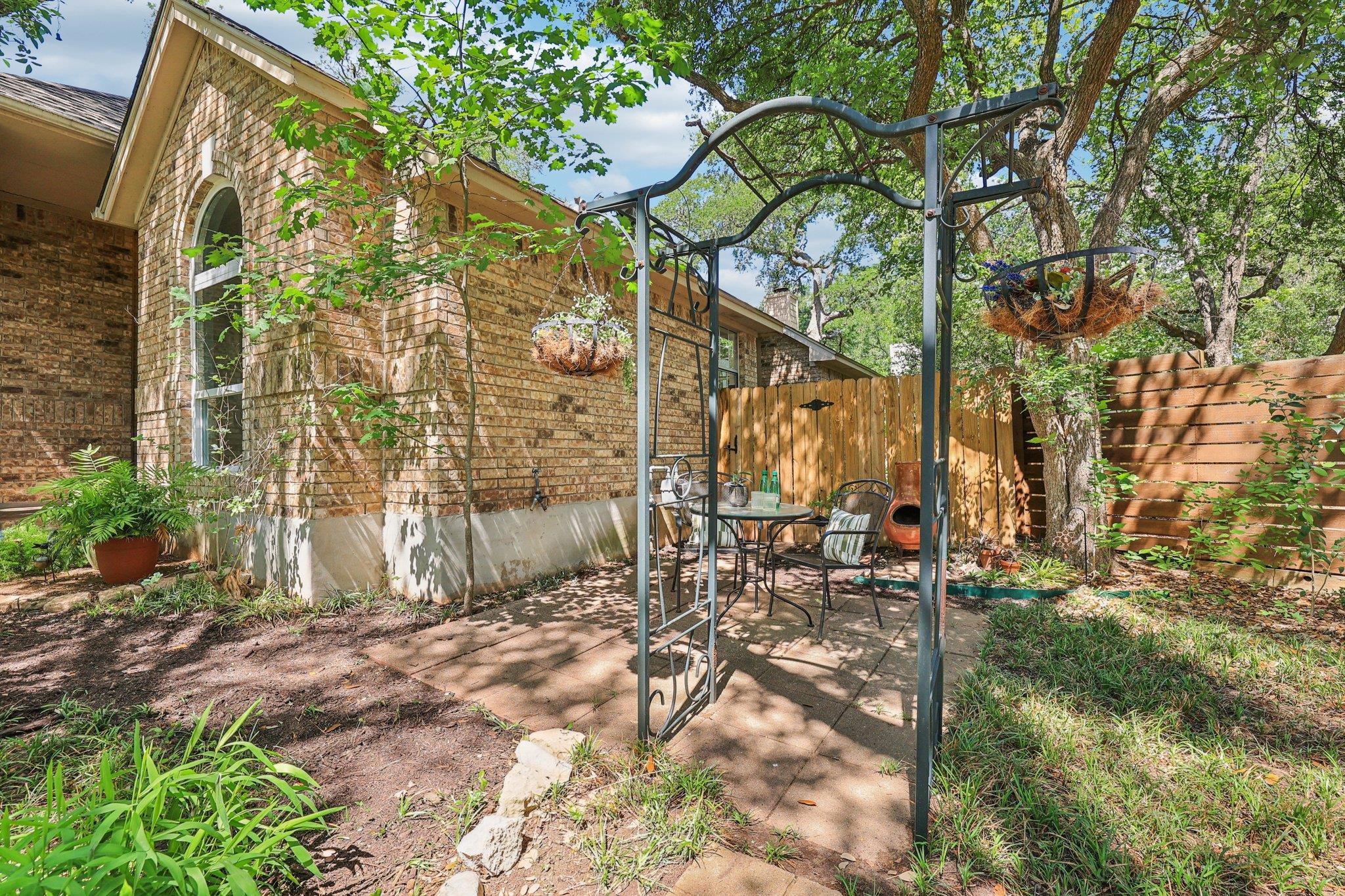 7304 John Blocker DR
