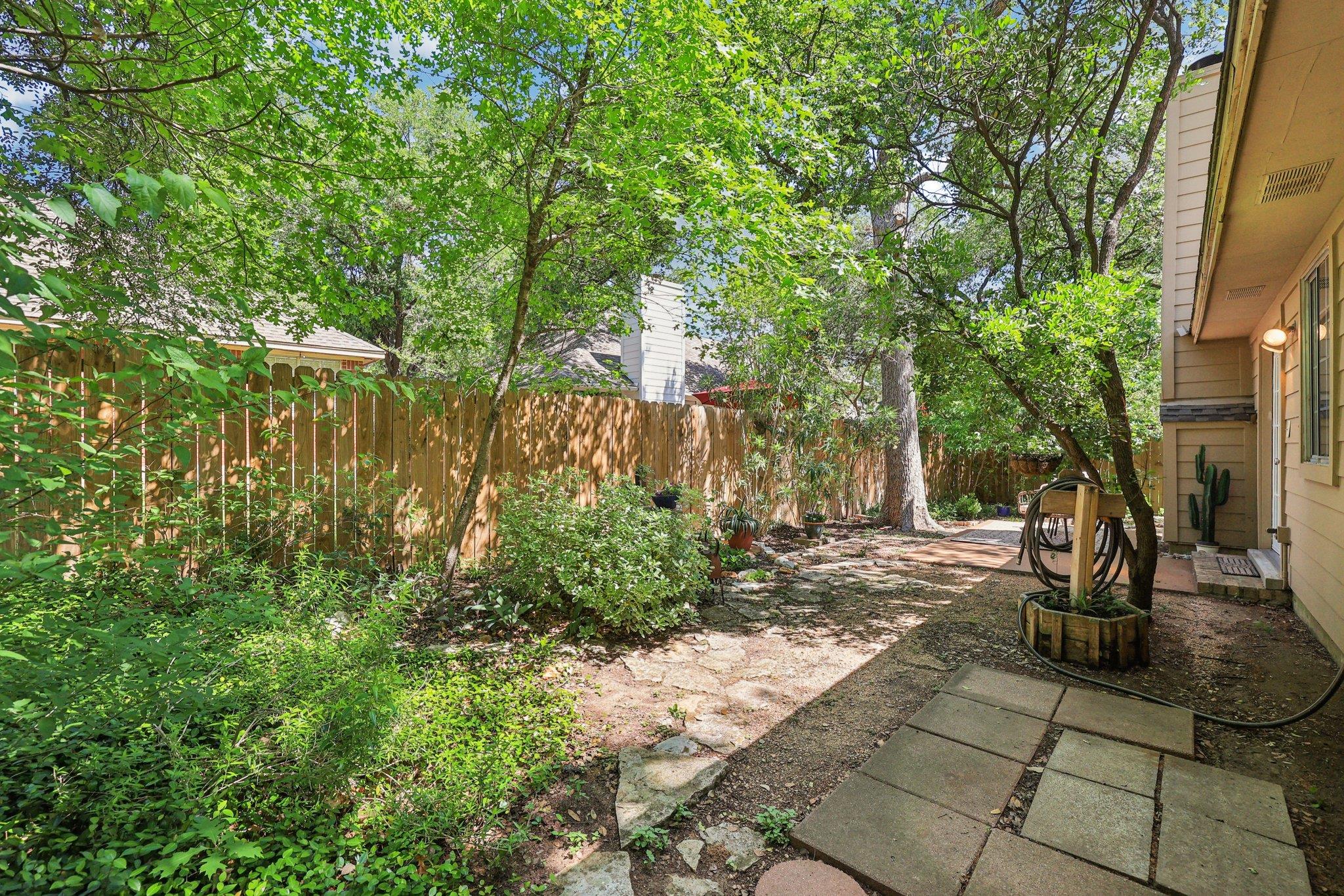 7304 John Blocker DR
