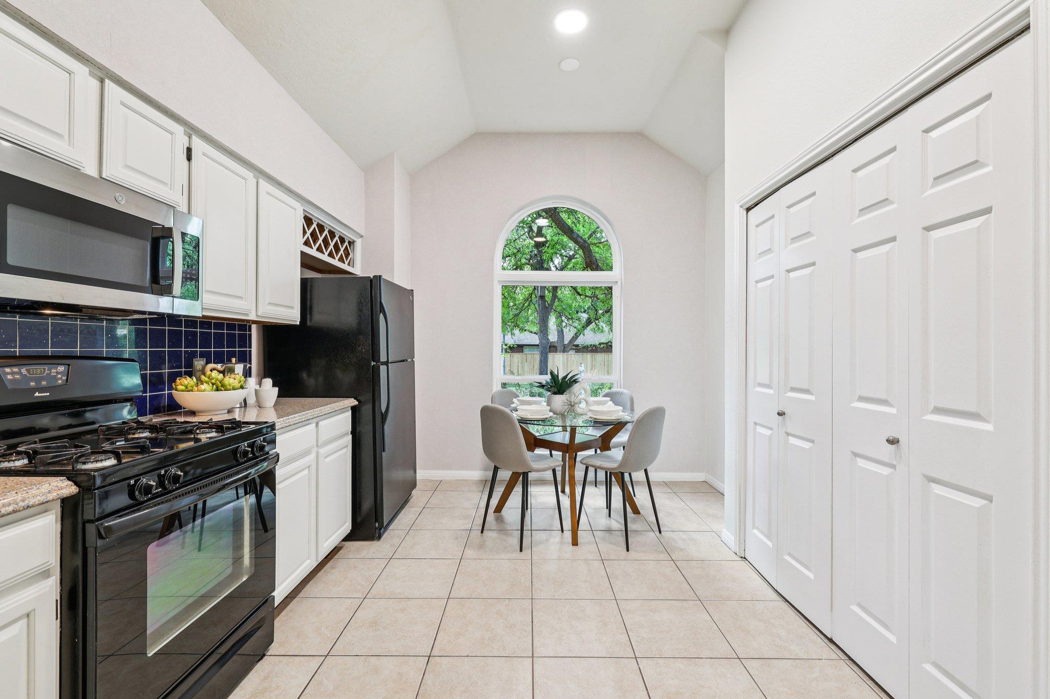 7304 John Blocker DR