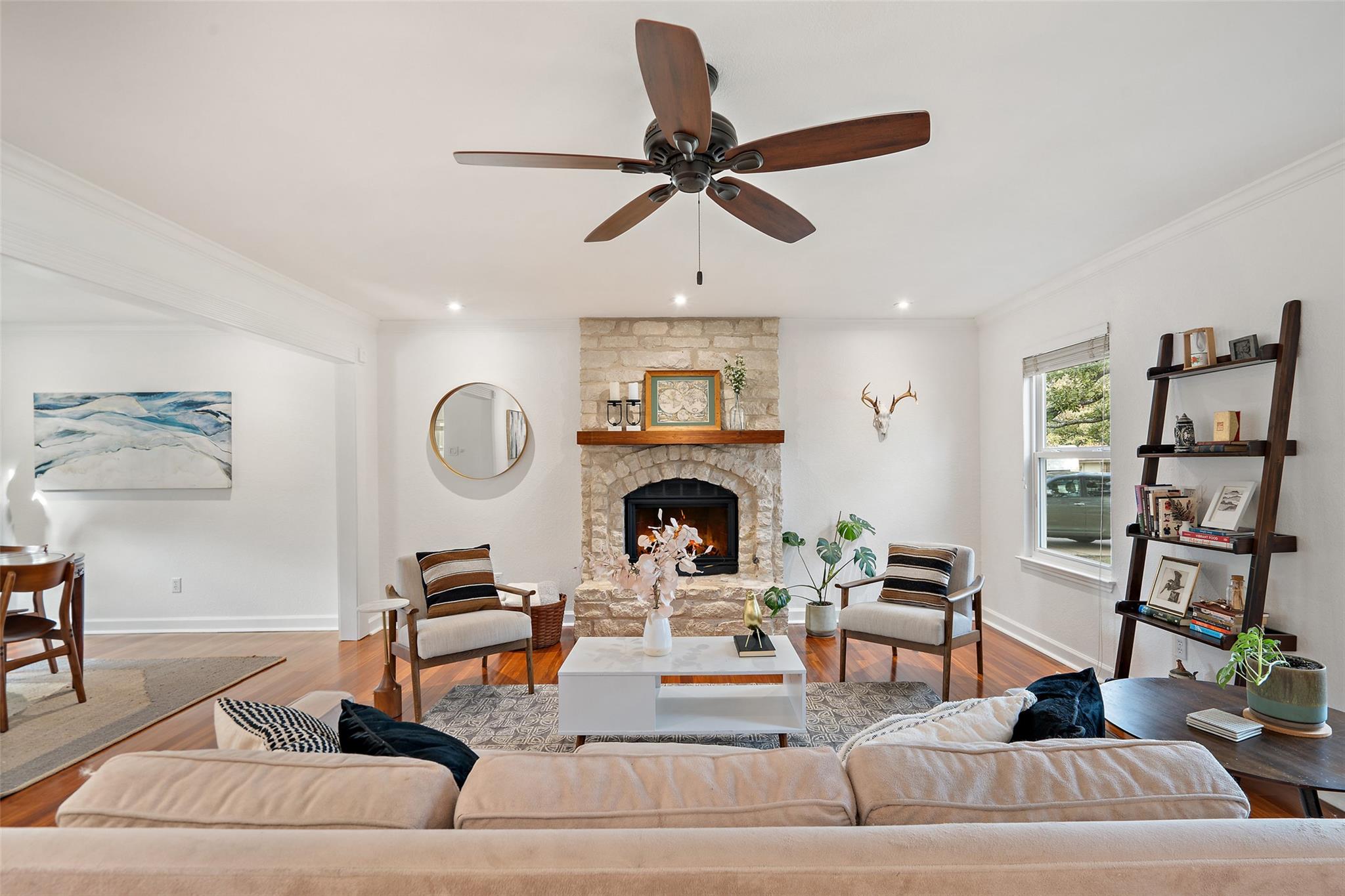 6523 Heron DR