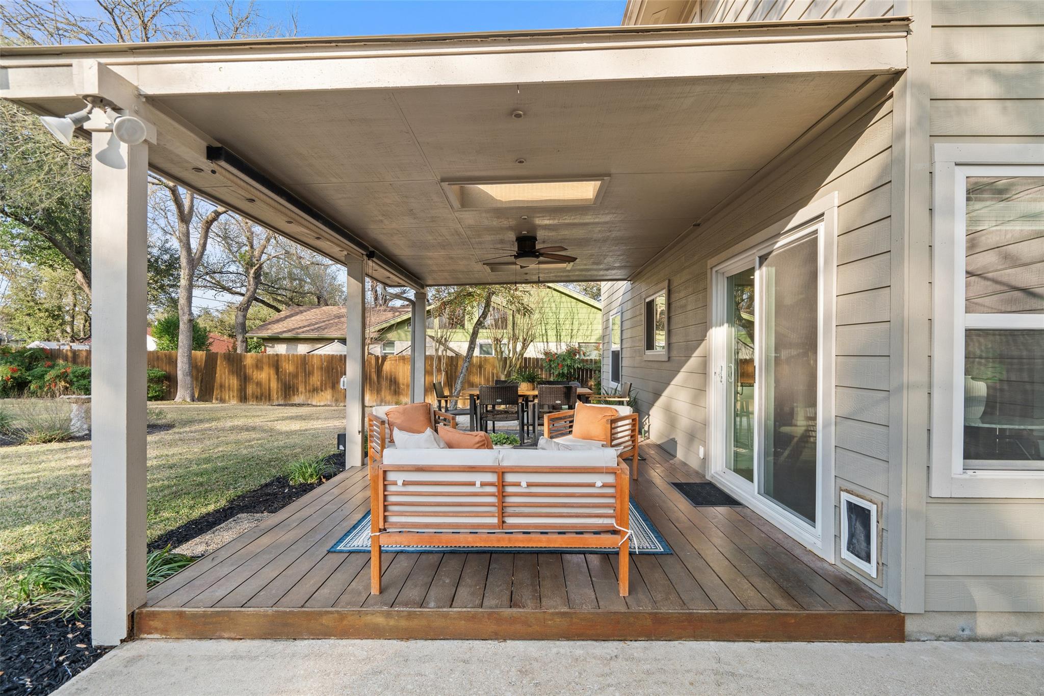 6523 Heron DR