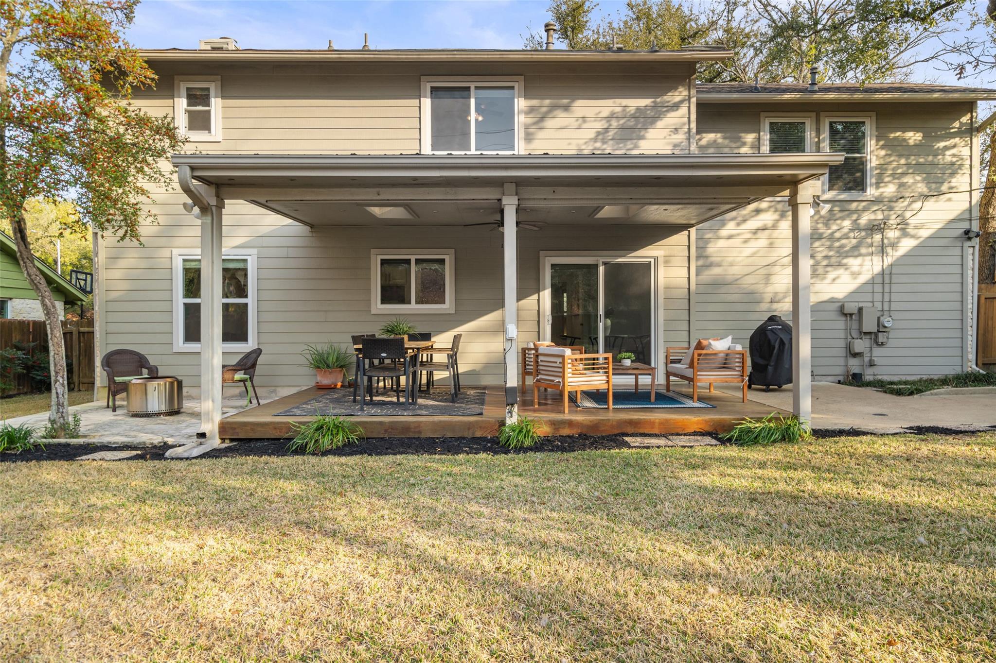 6523 Heron DR