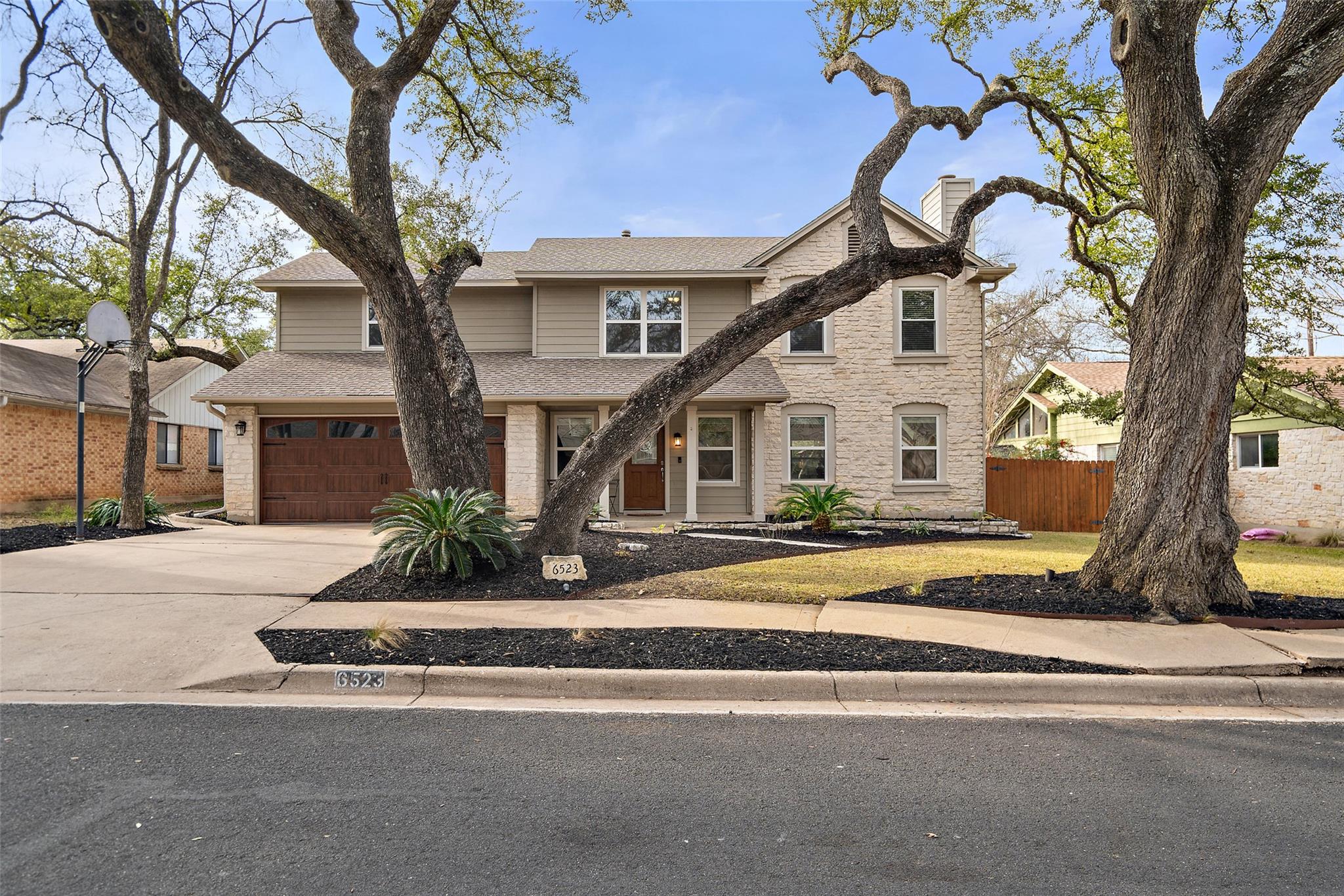 6523 Heron DR