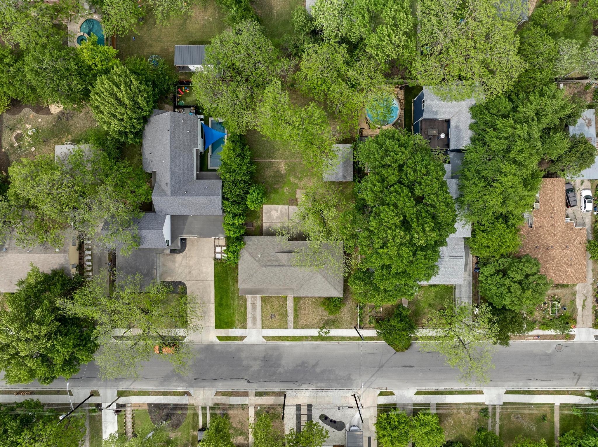 1002 Brentwood ST