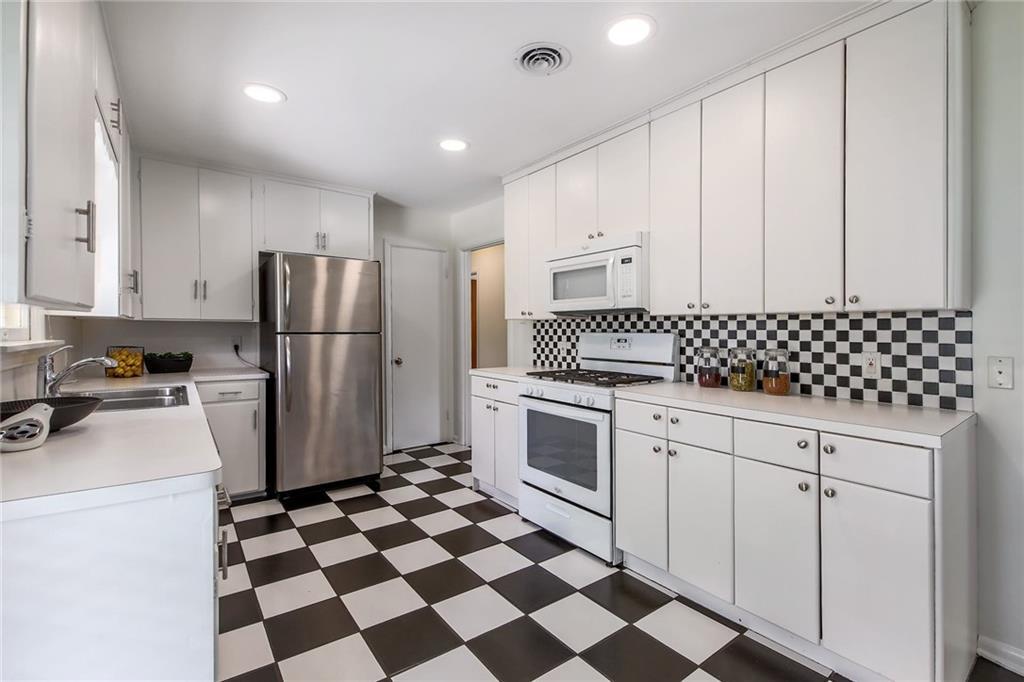 1002 Brentwood ST
