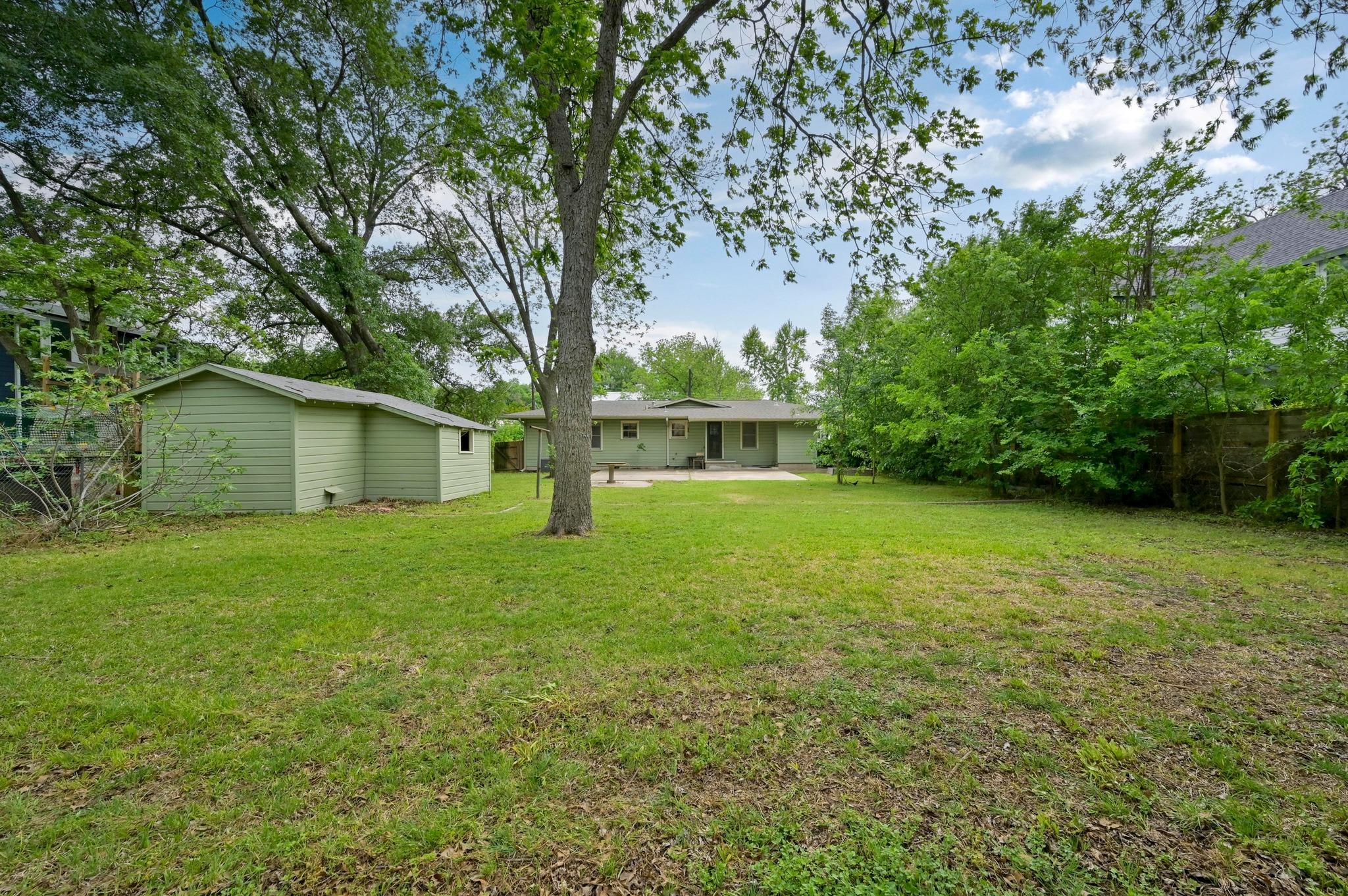 1002 Brentwood ST
