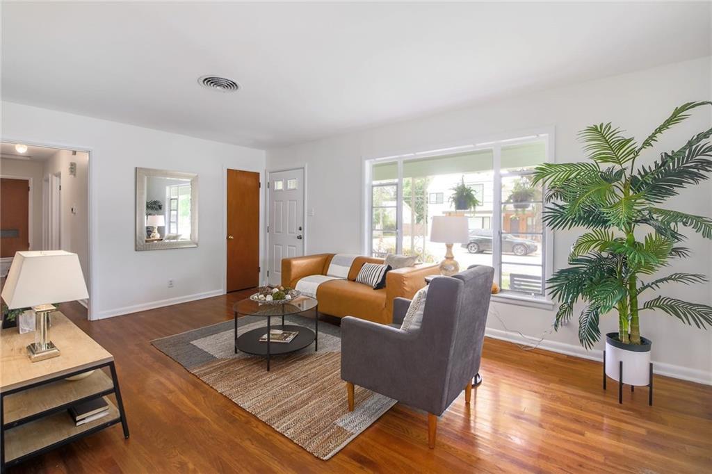 1002 Brentwood ST
