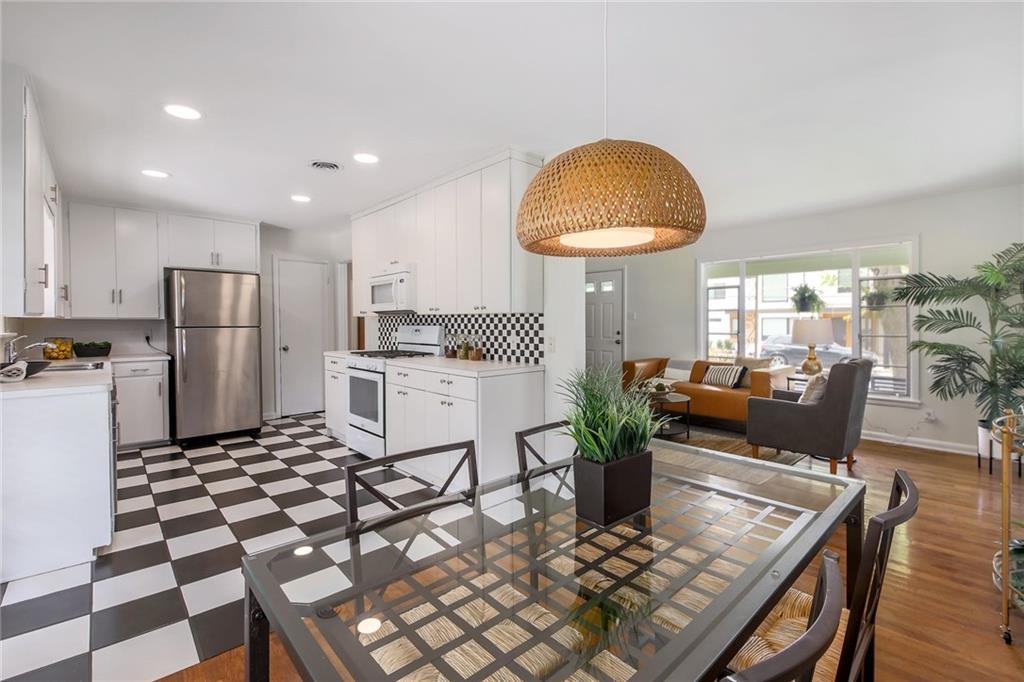 1002 Brentwood ST