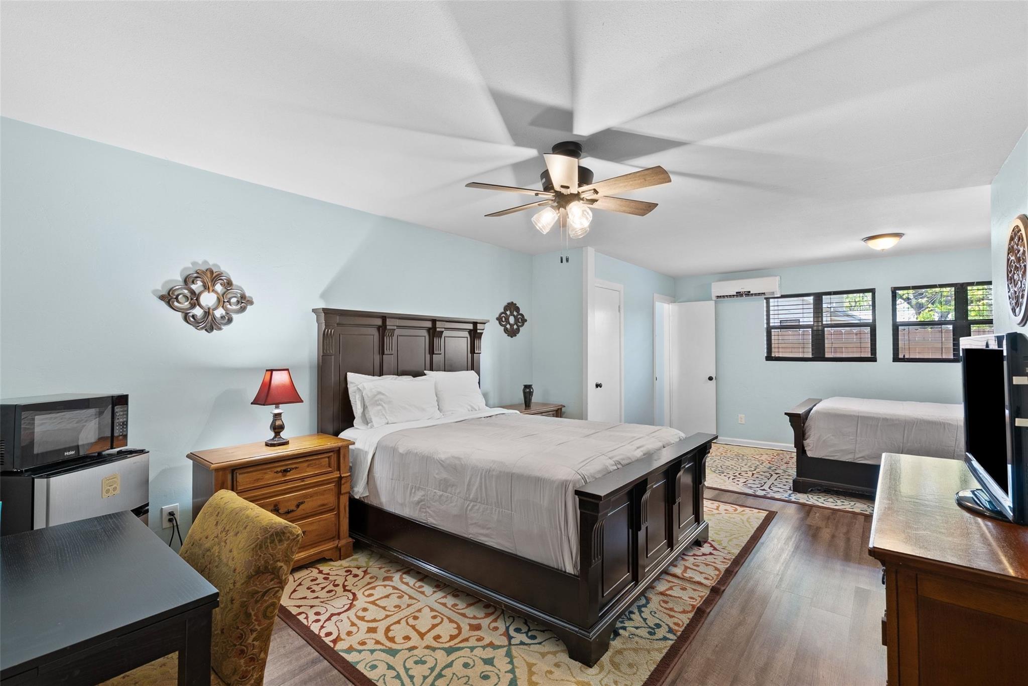 110 Oak DR