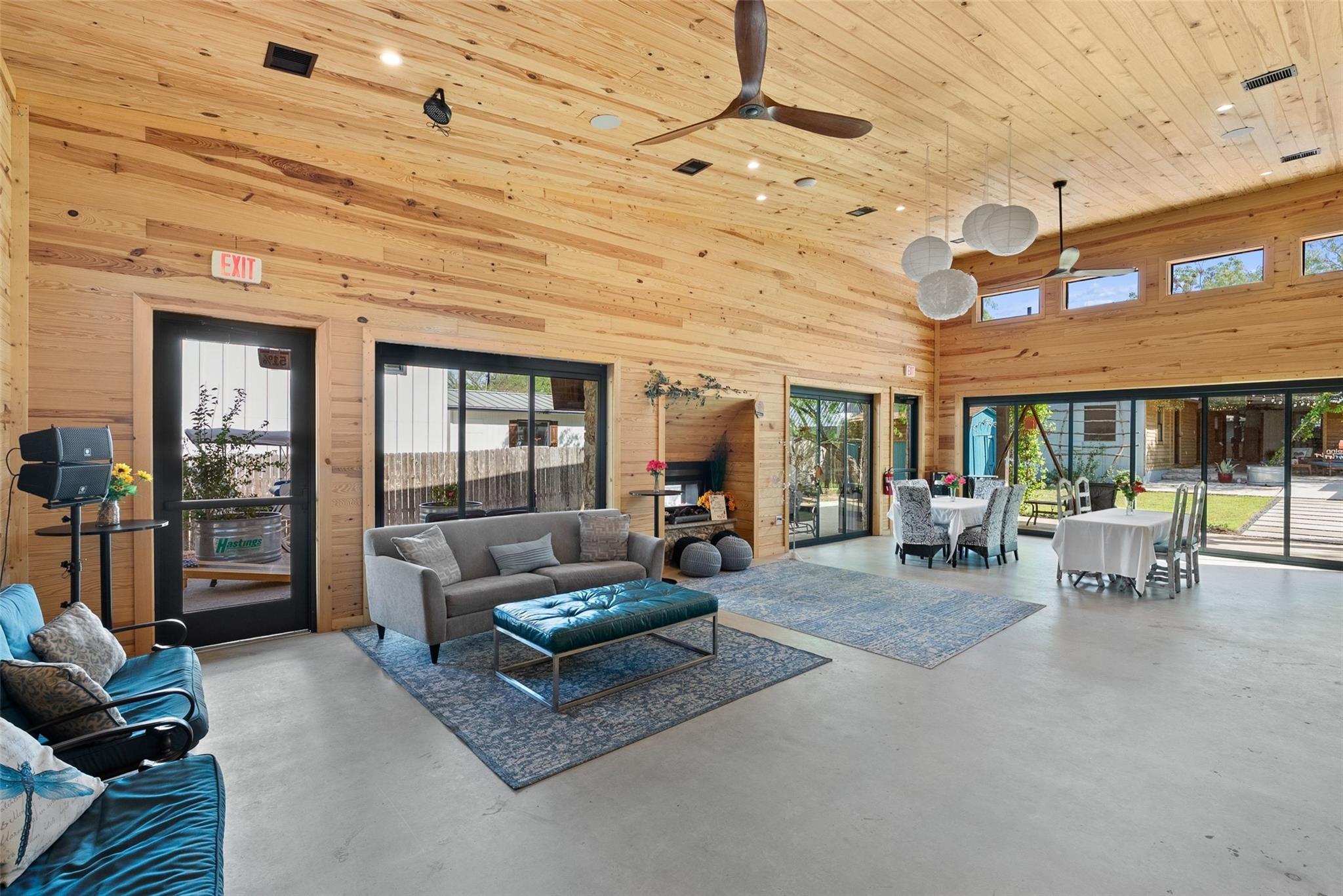 110 Oak DR