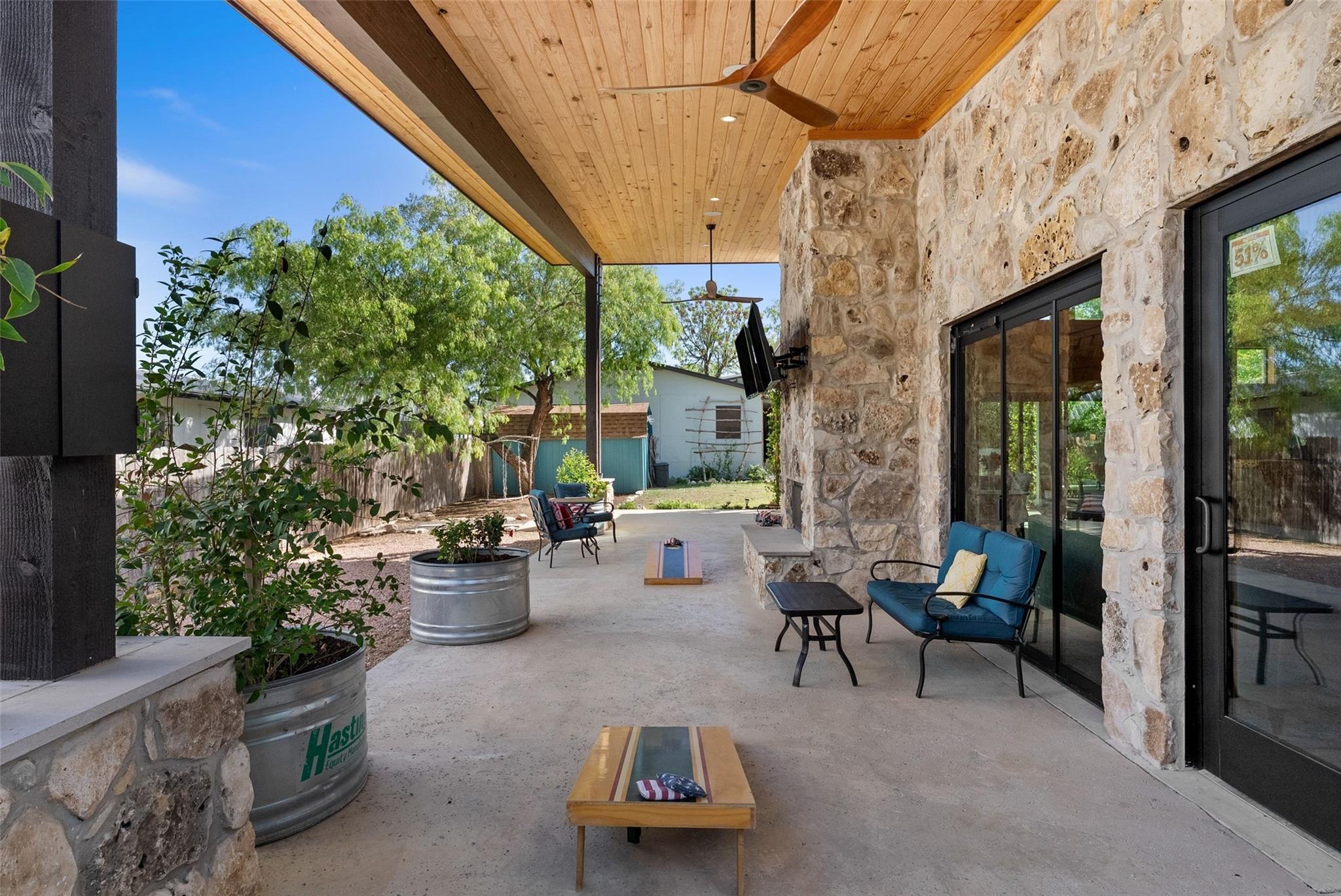 110 Oak DR
