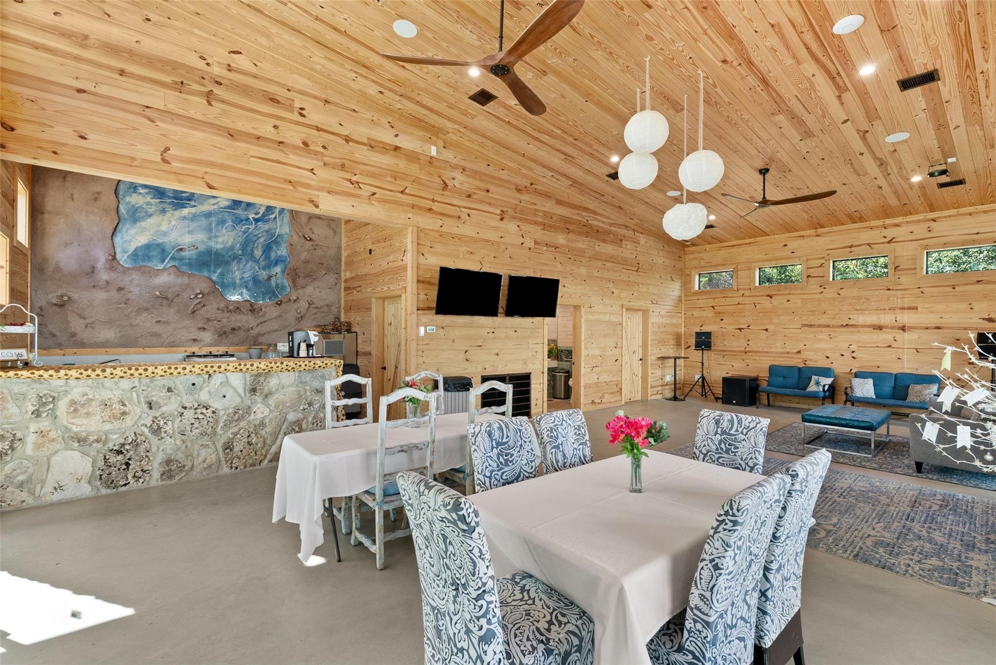 110 Oak DR
