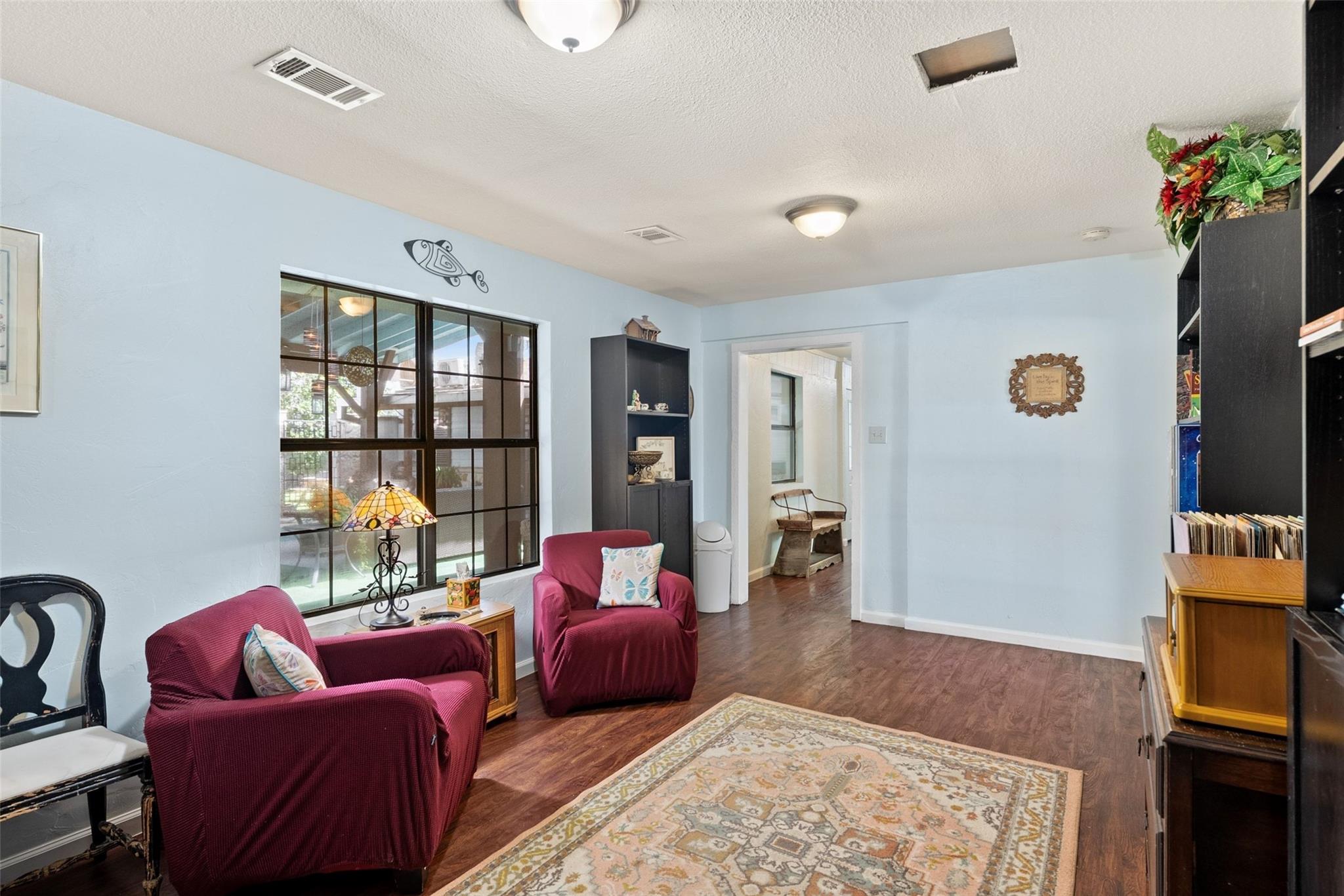 110 Oak DR