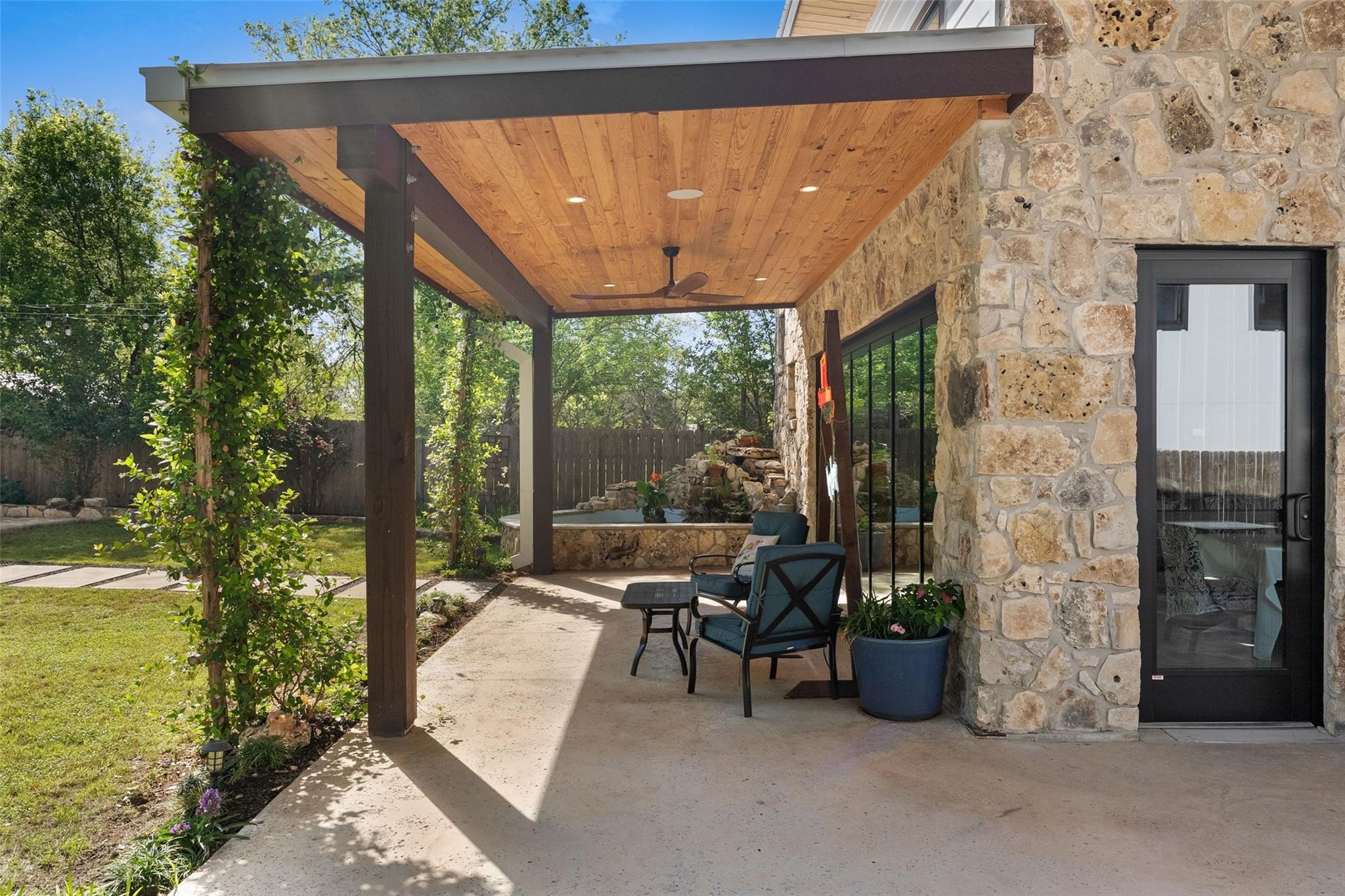 110 Oak DR