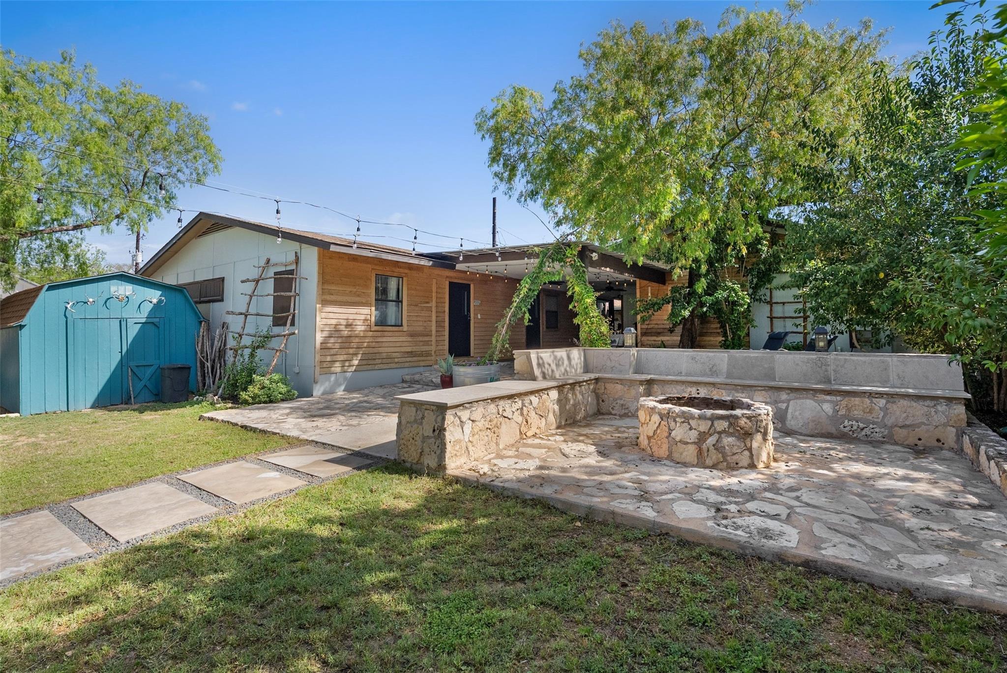 110 Oak DR