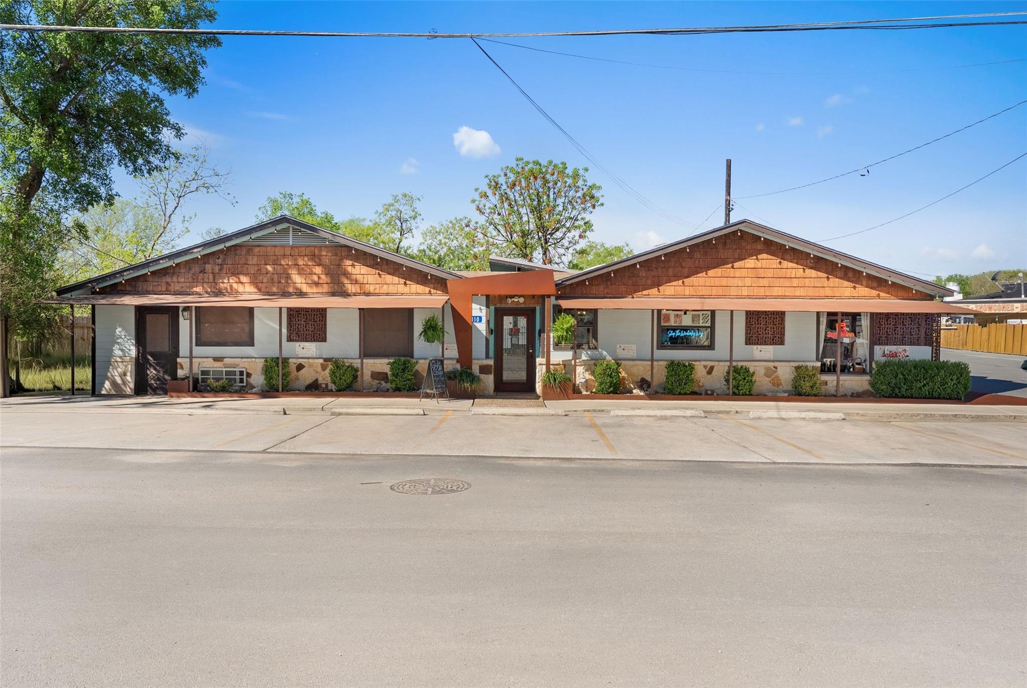 110 Oak DR