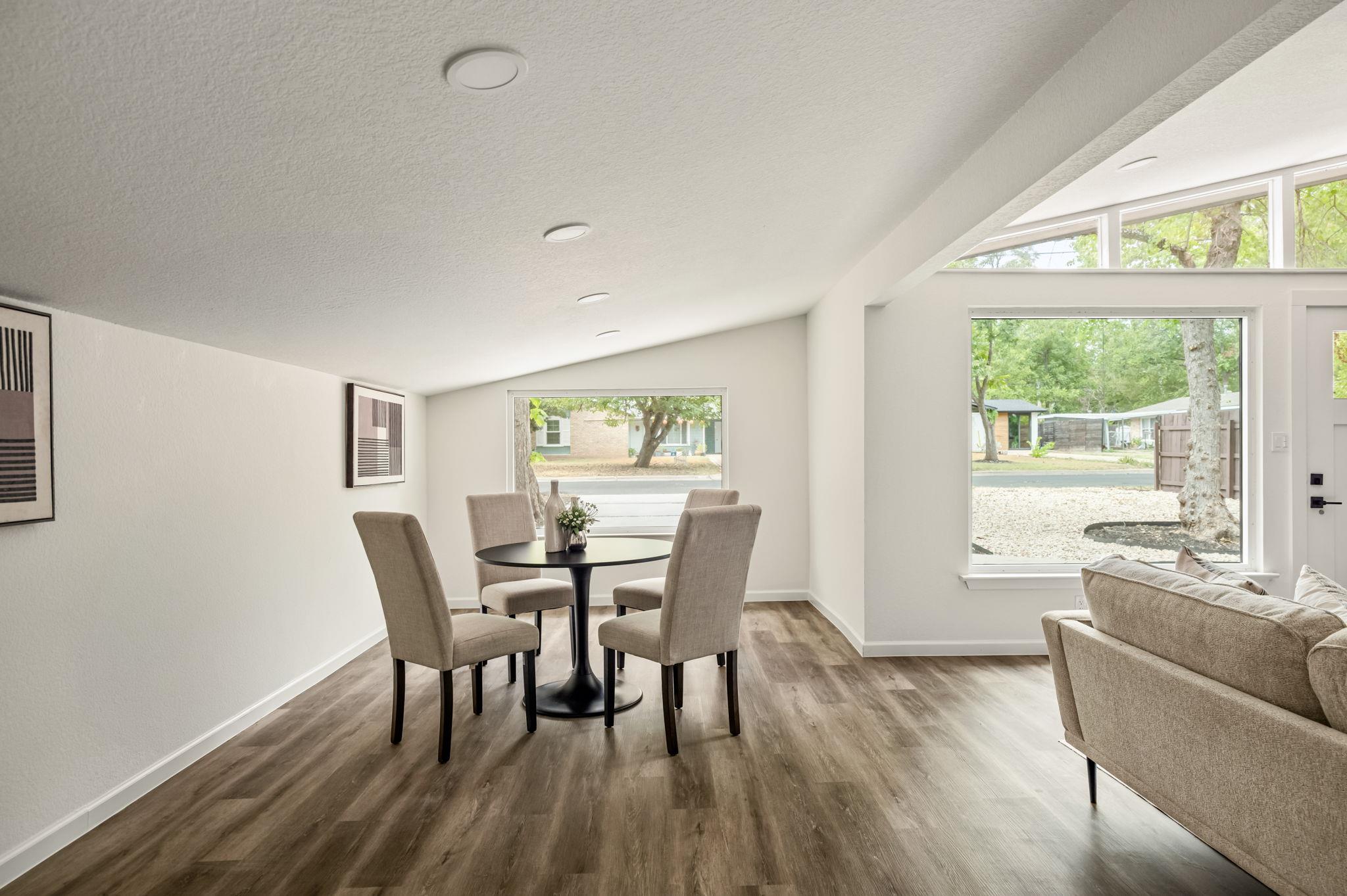 6503 Linda LN