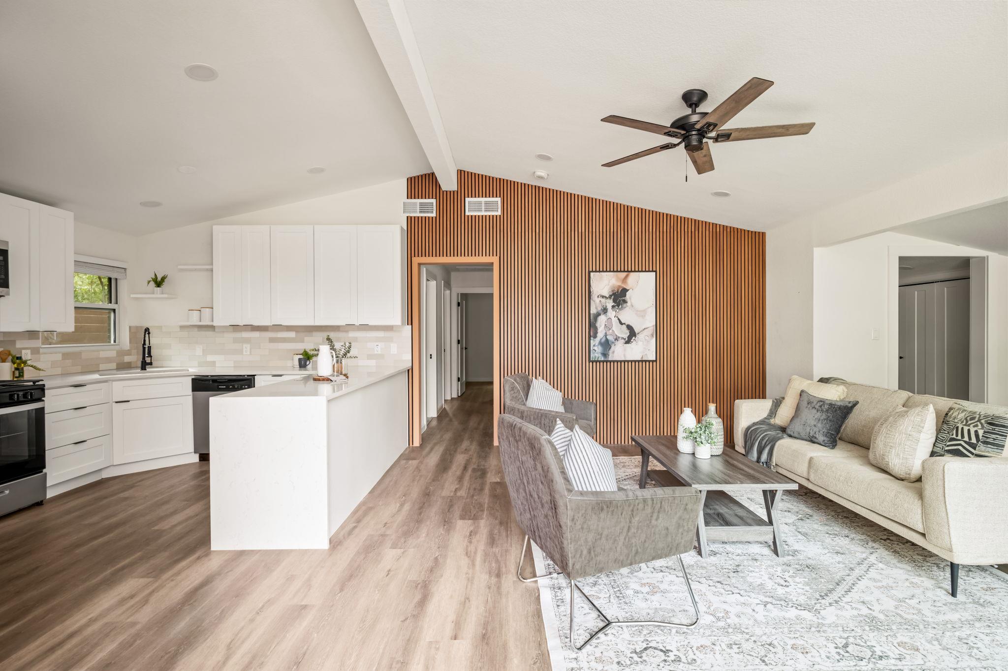 6503 Linda LN