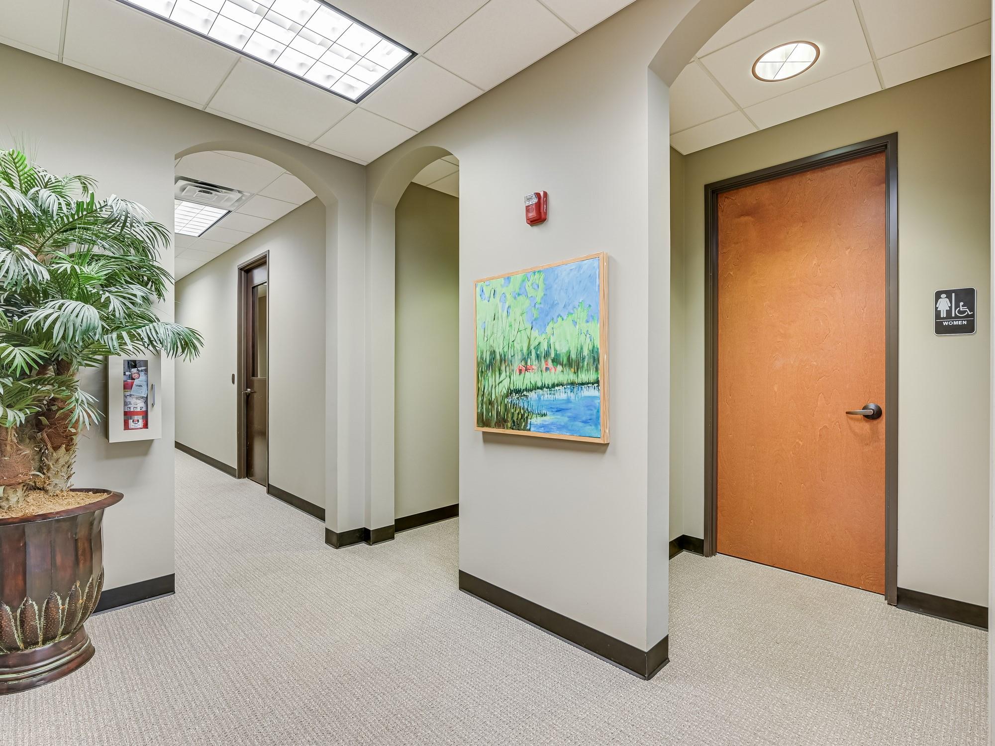 3 Lakeway Centre CT Unit: 110