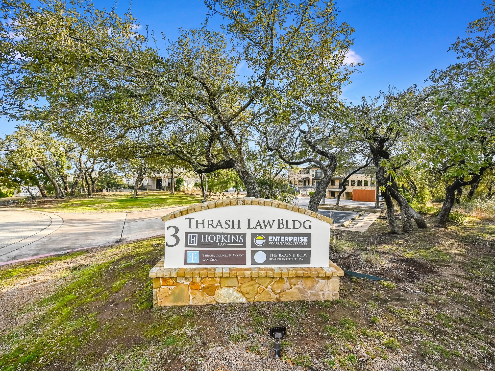 3 Lakeway Centre CT Unit: 110