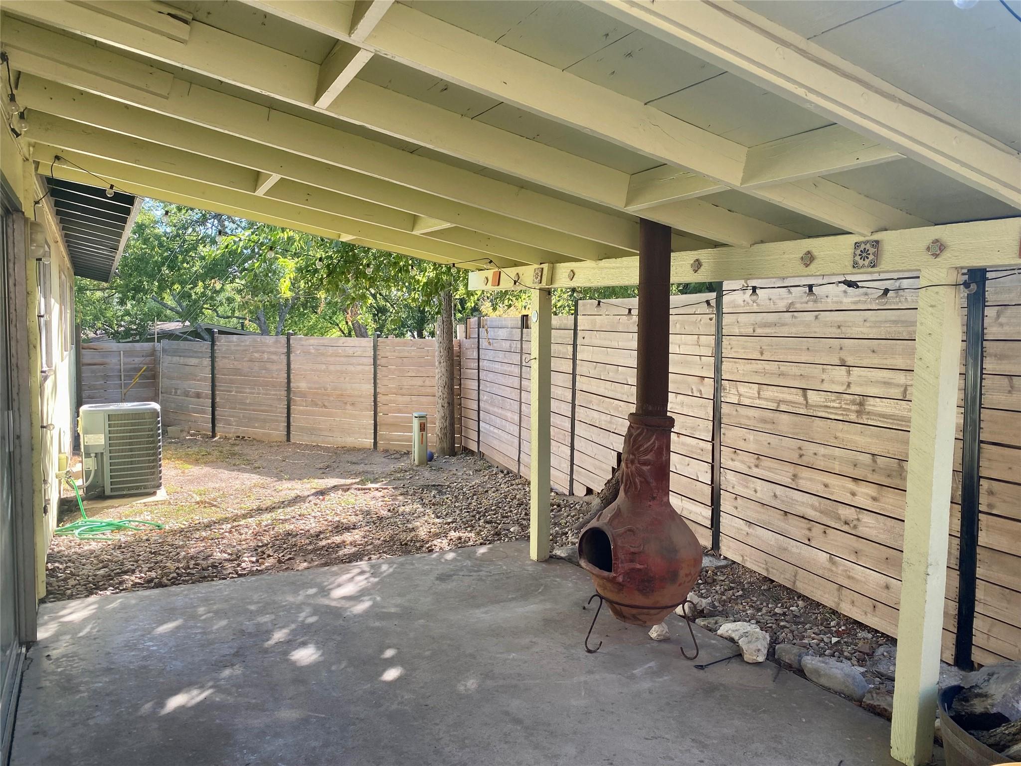 3313 S Oak DR