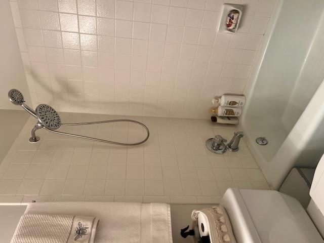 1704 Enfield RD # 103