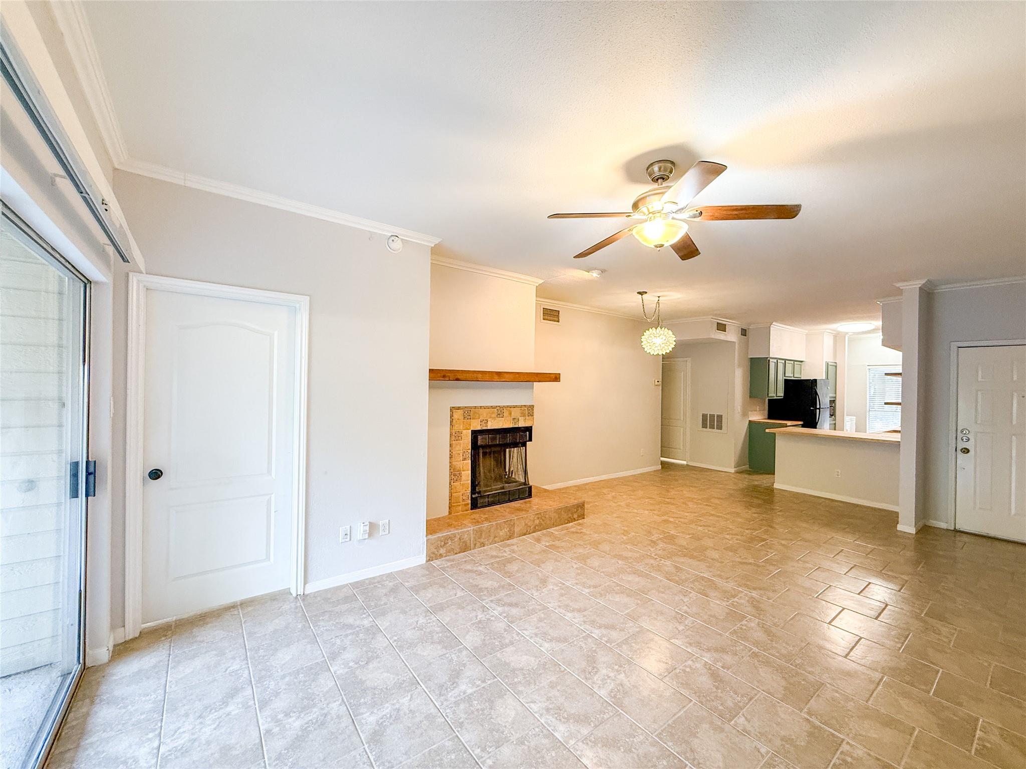 2450 Wickersham LN # 103