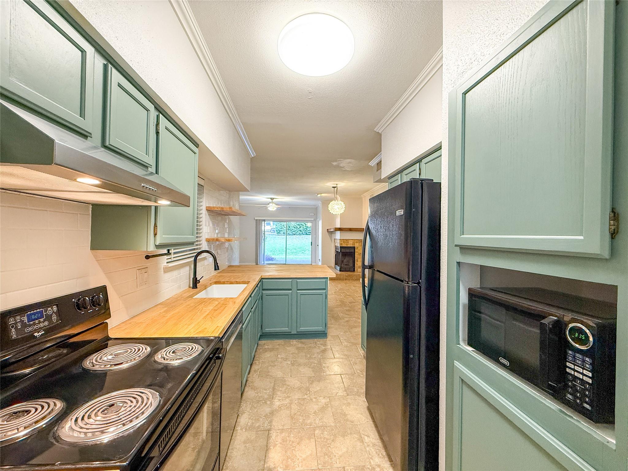 2450 Wickersham LN # 103