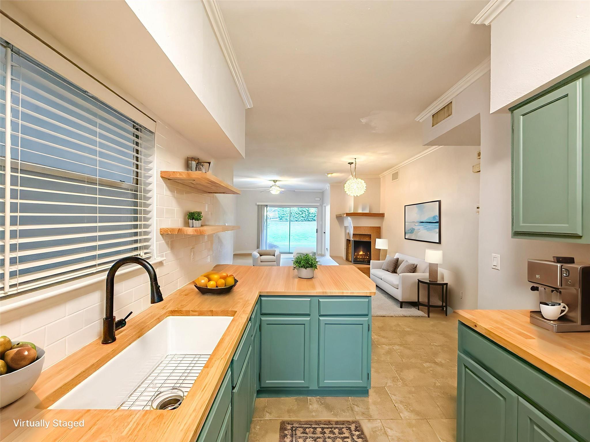 2450 Wickersham LN # 103