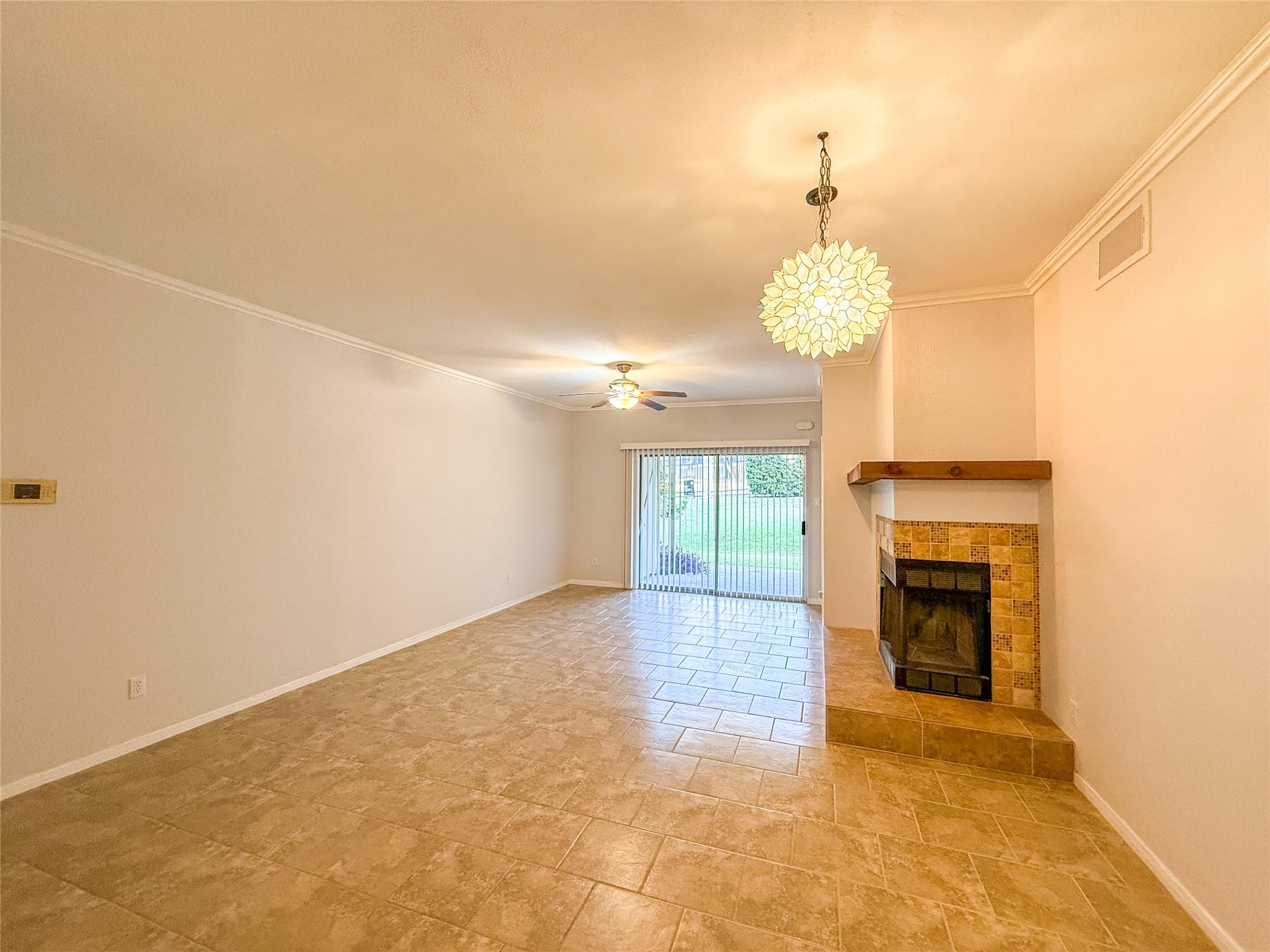 2450 Wickersham LN # 103