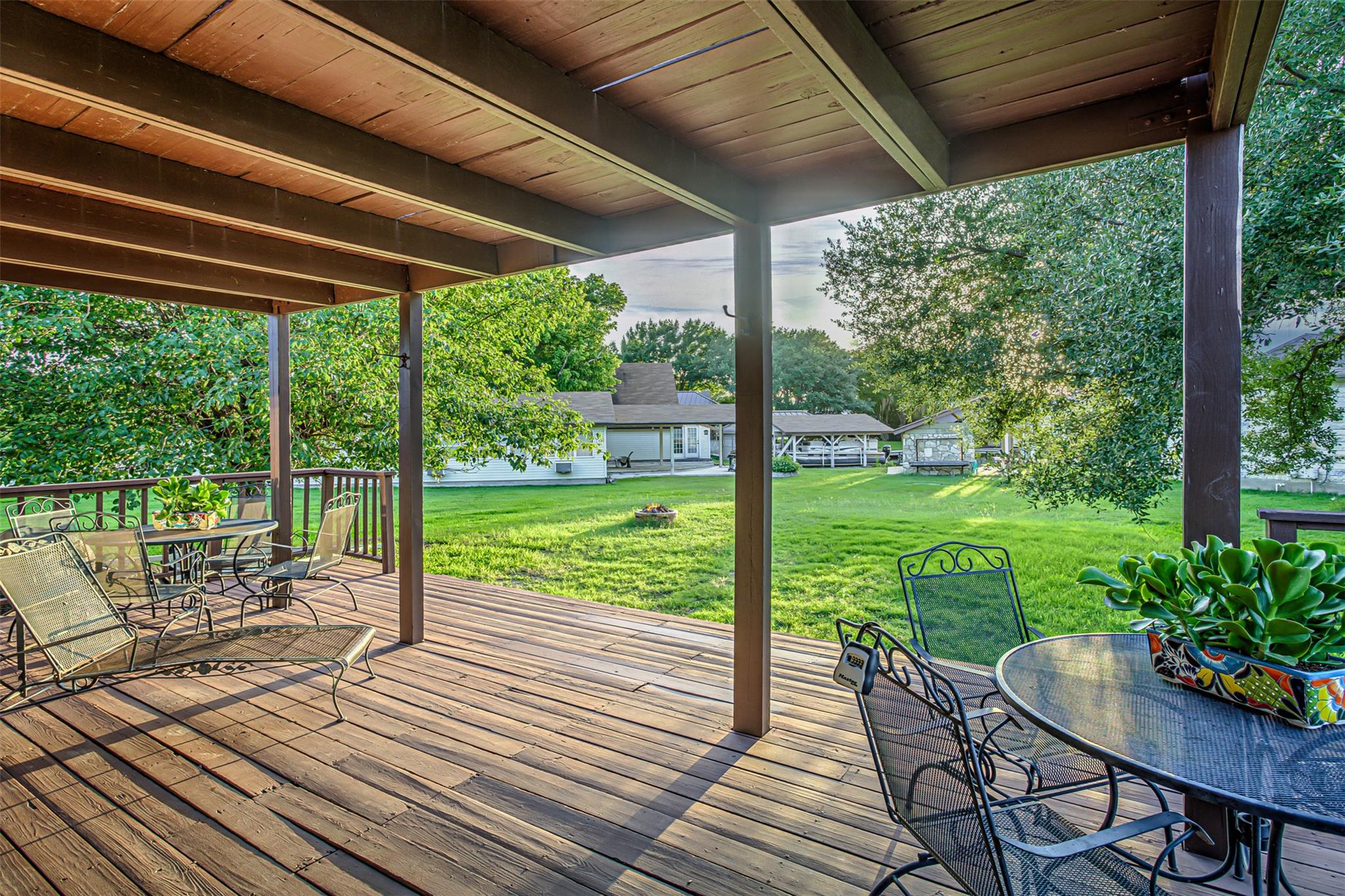 401 Lake Point DR