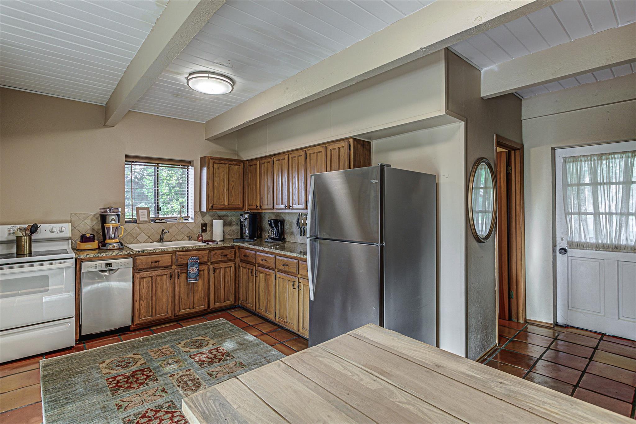 401 Lake Point DR