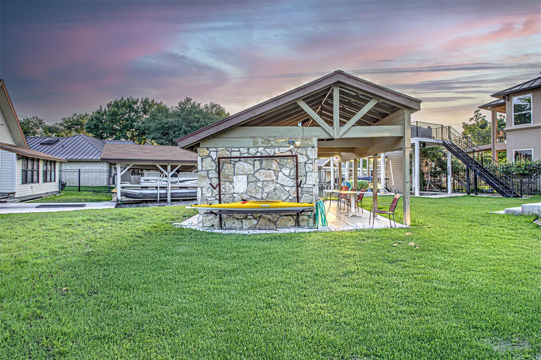 401 Lake Point DR
