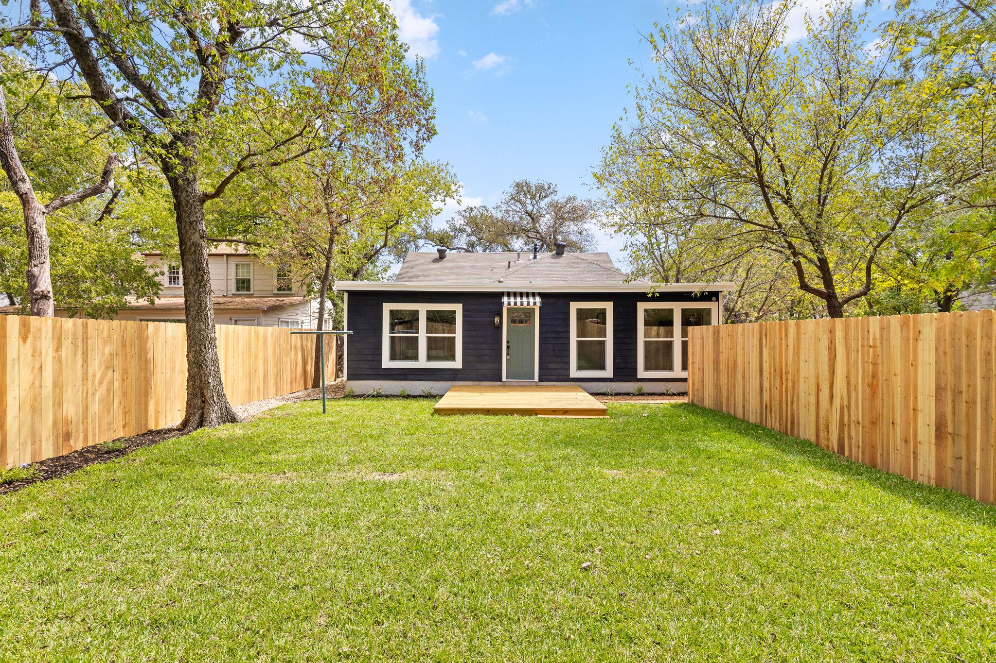 3906 Willbert RD