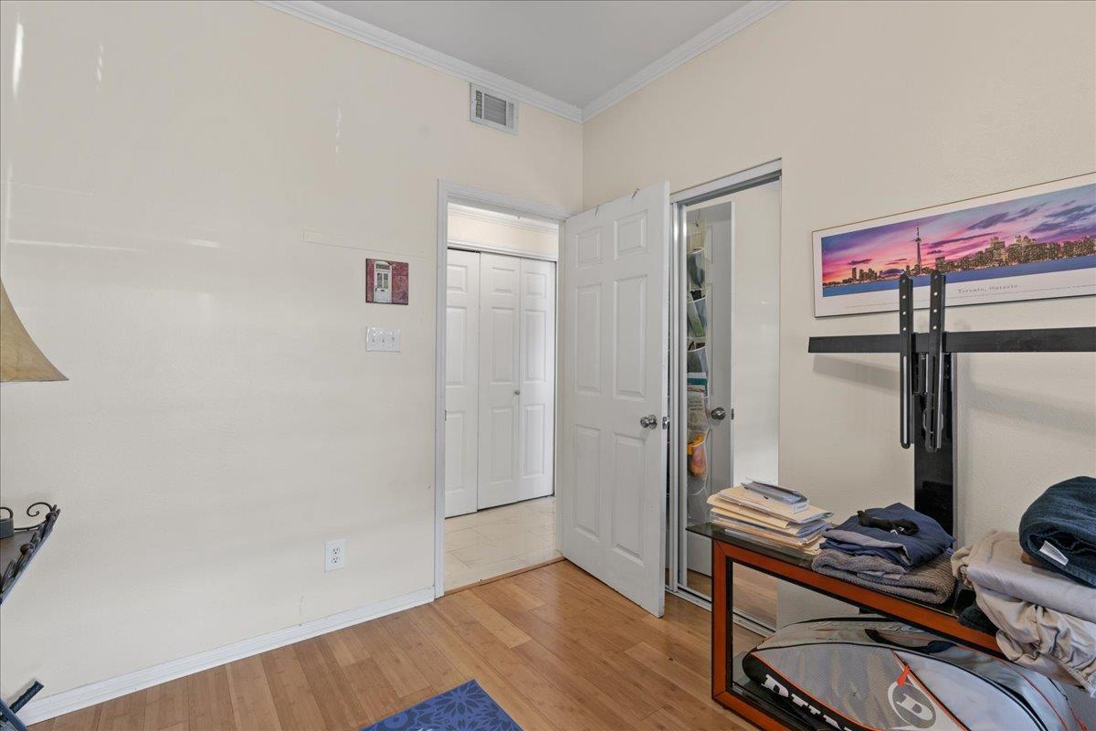 1741 Spyglass DR # 102 Unit: 2-102