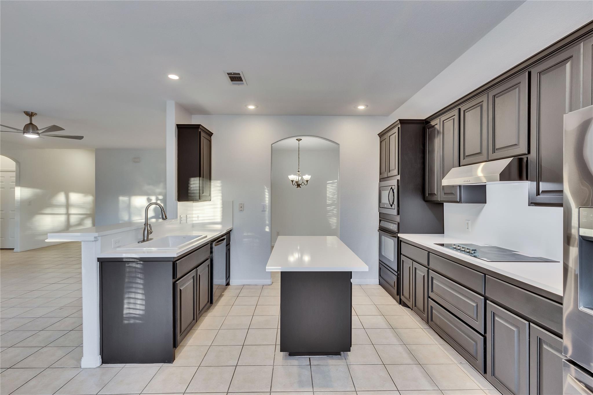 2916 CHISHOLM TRL
